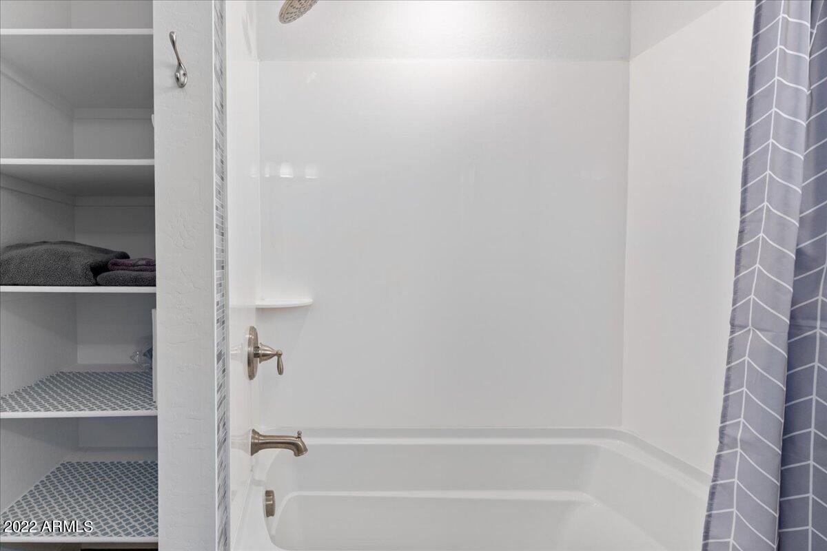 1500 E WAHALLA Lane Unit: W9