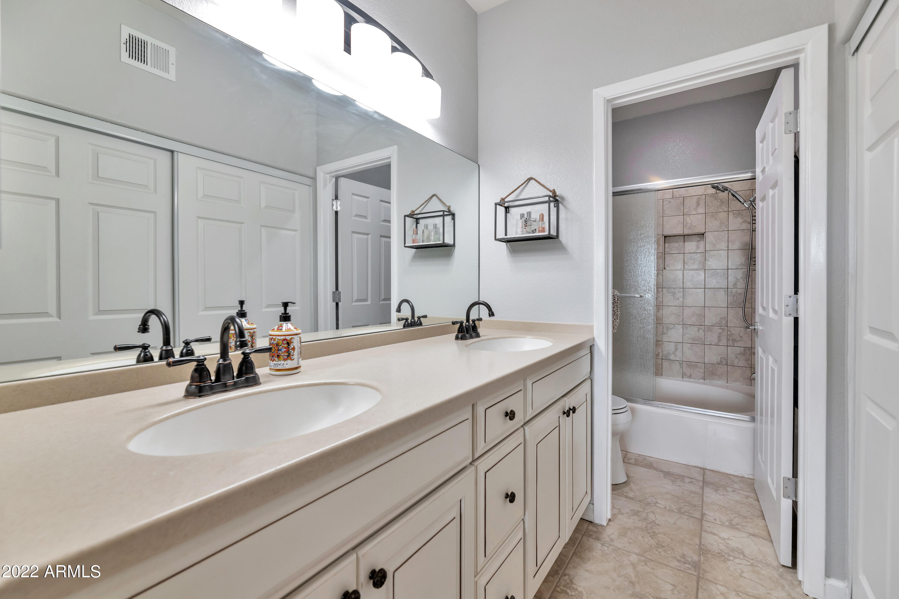 7710 E GAINEY RANCH Road Unit: 206