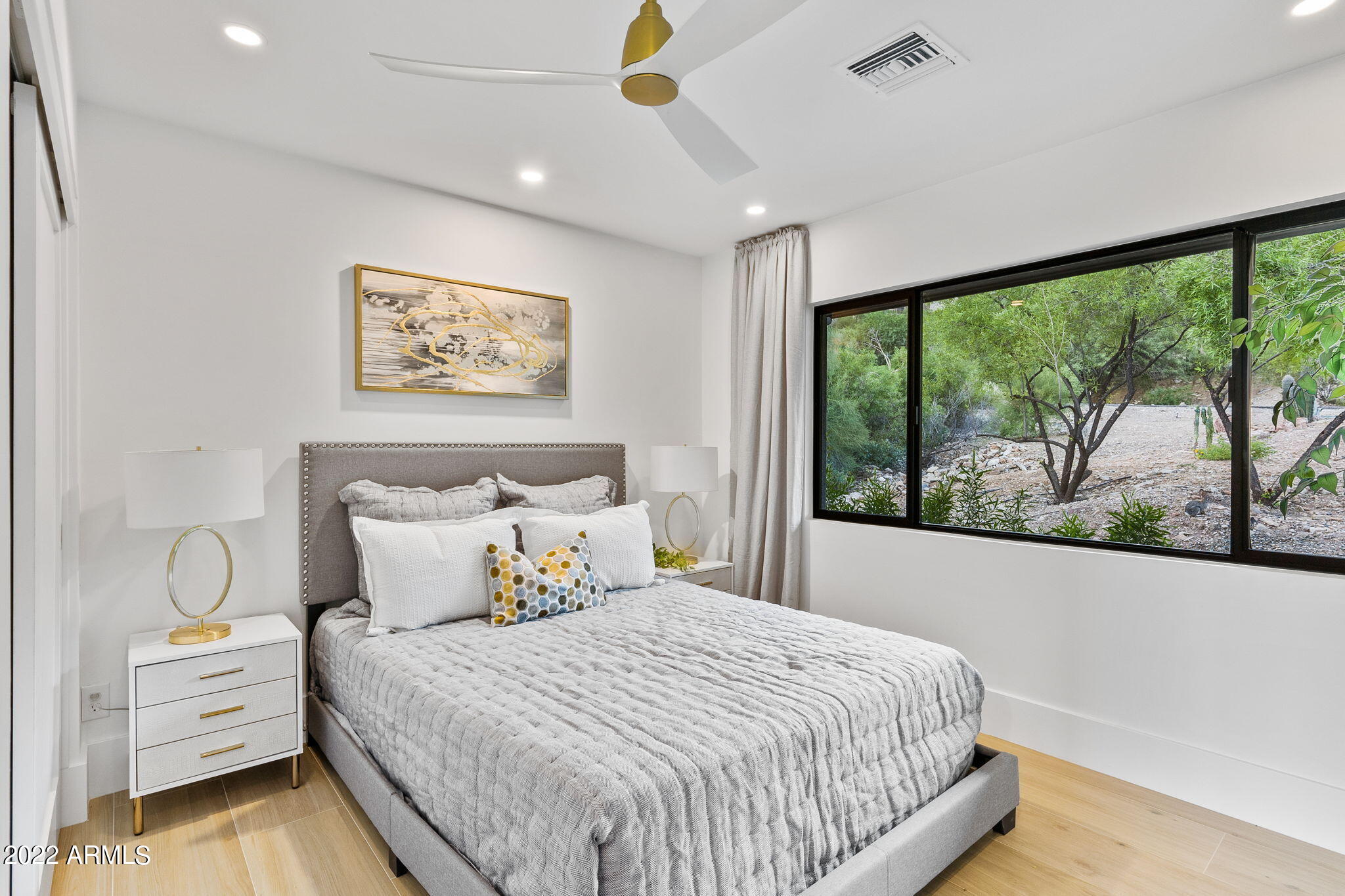 5848 E Hummingbird Lane