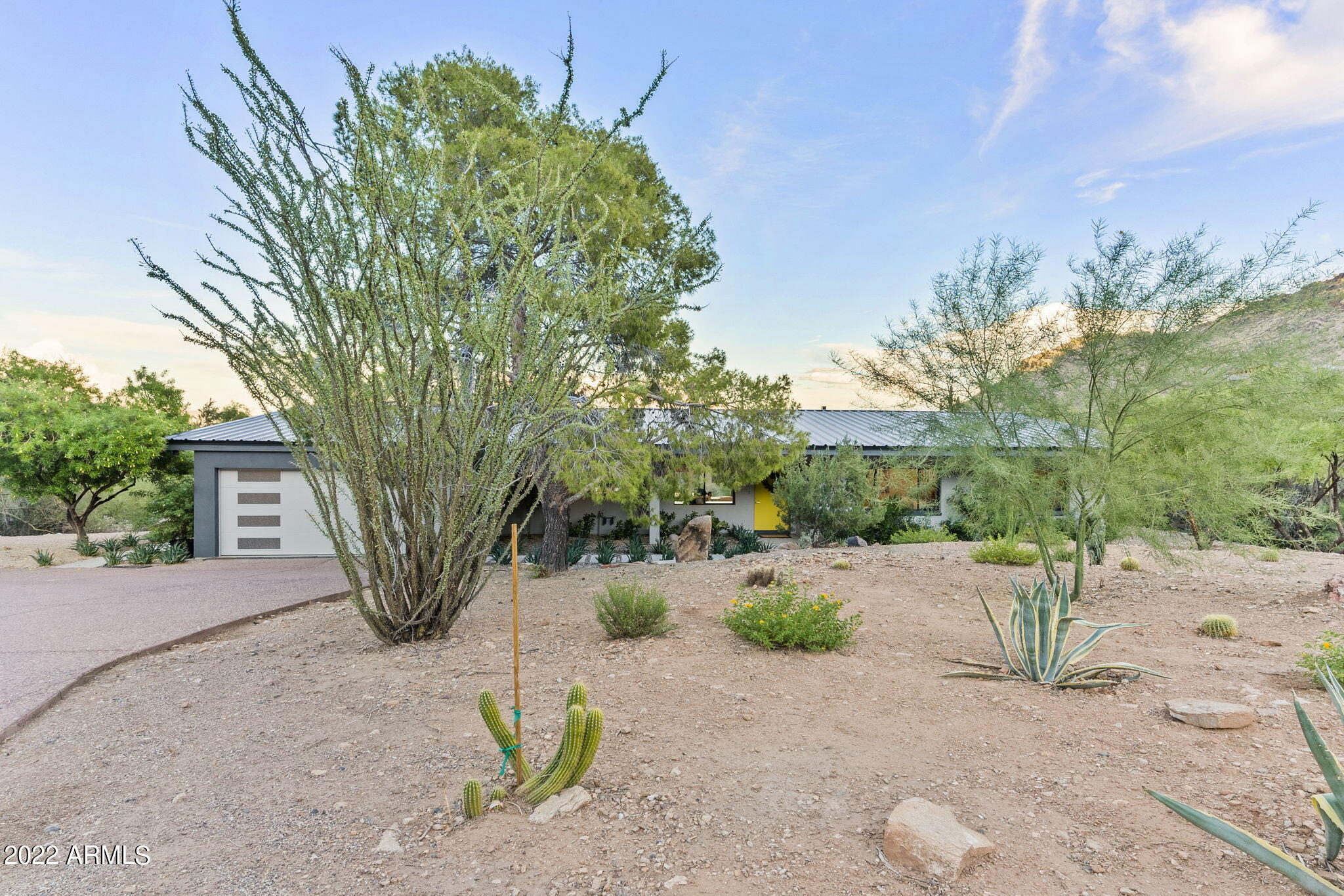 5848 E Hummingbird Lane