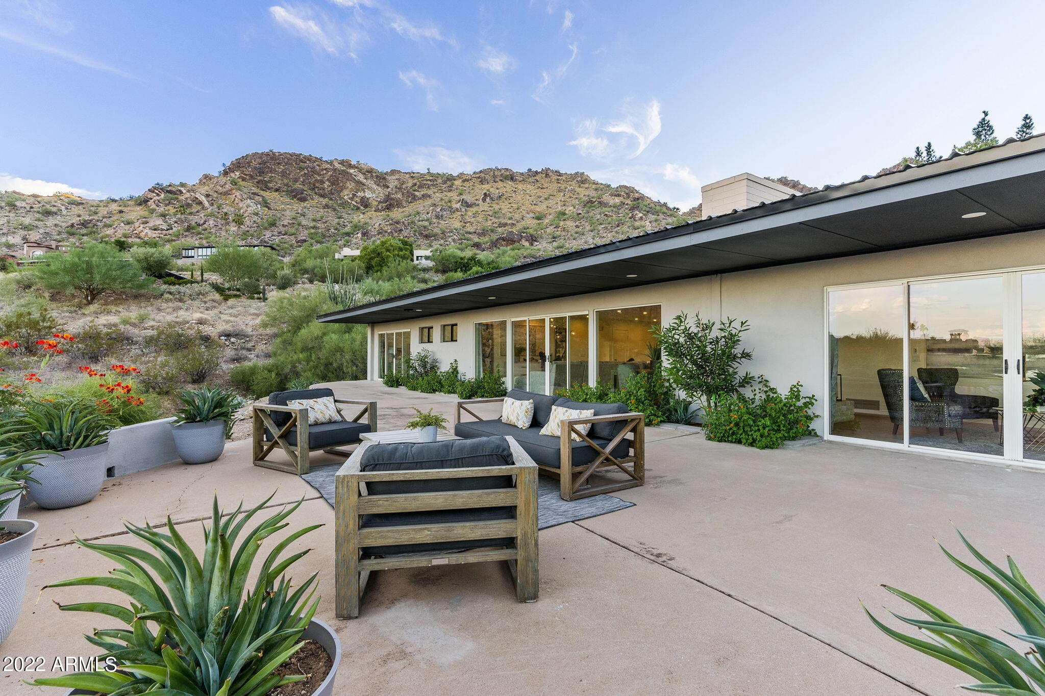 5848 E Hummingbird Lane