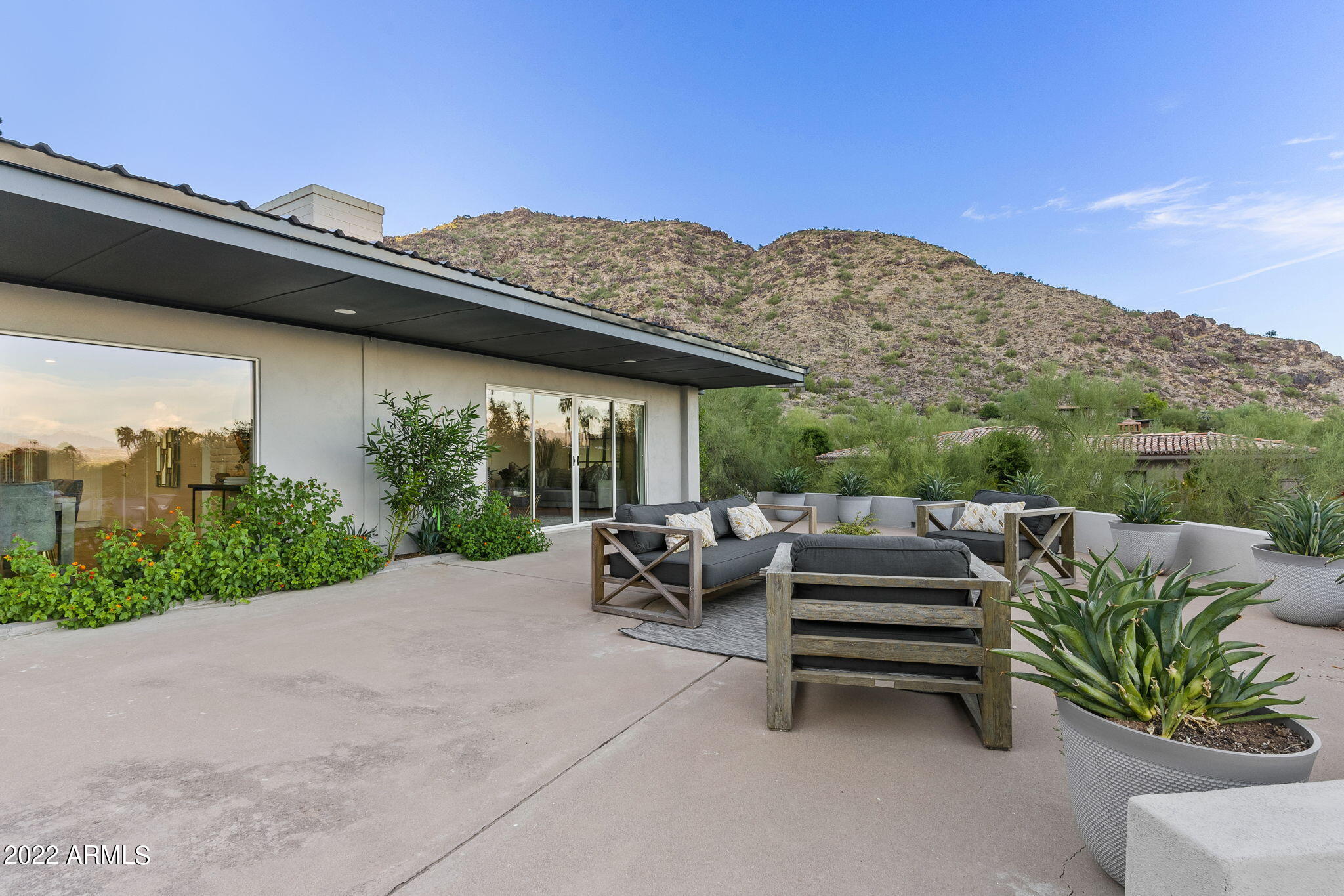 5848 E Hummingbird Lane