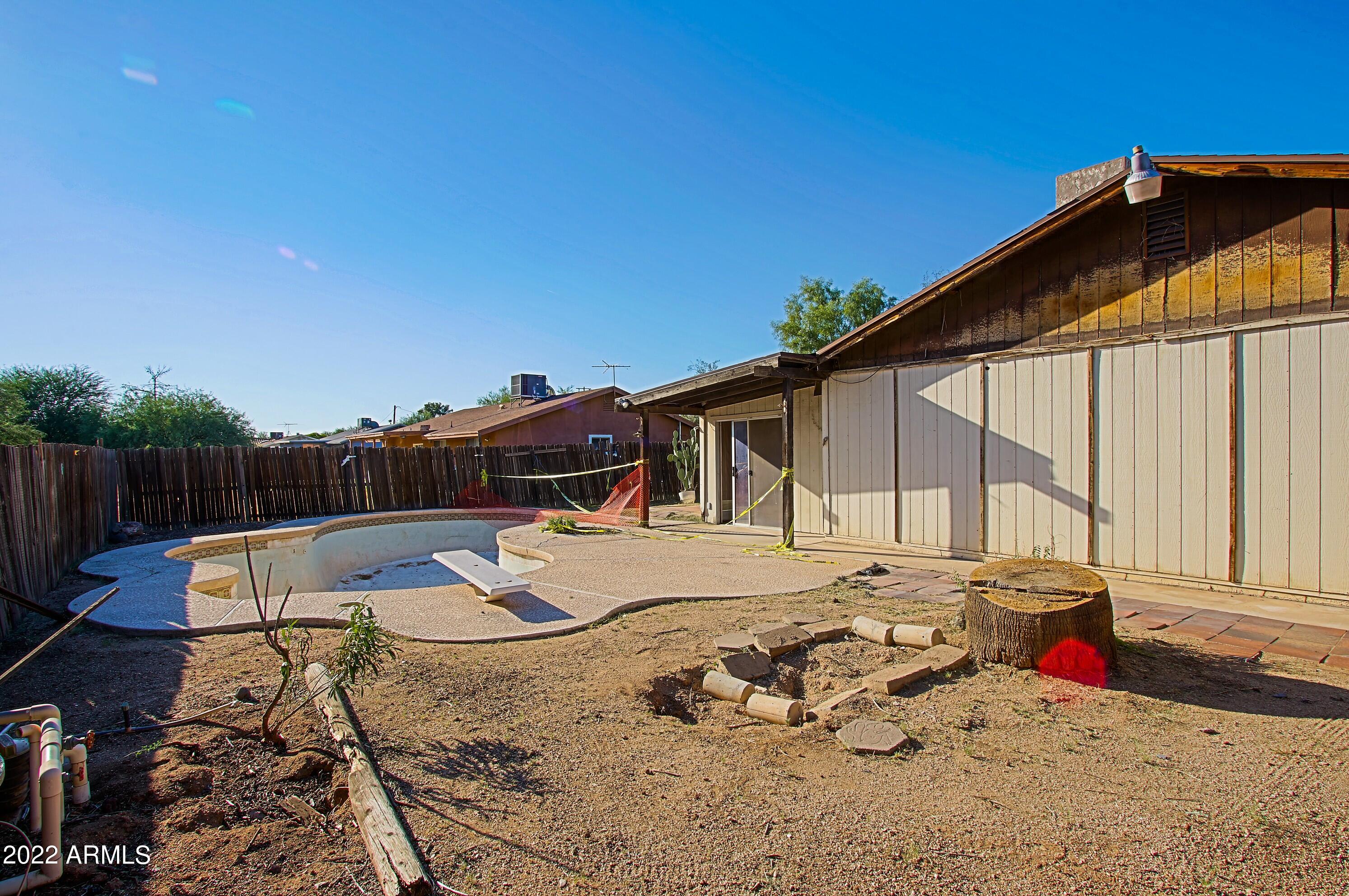 1945 E CAMPO BELLO Drive