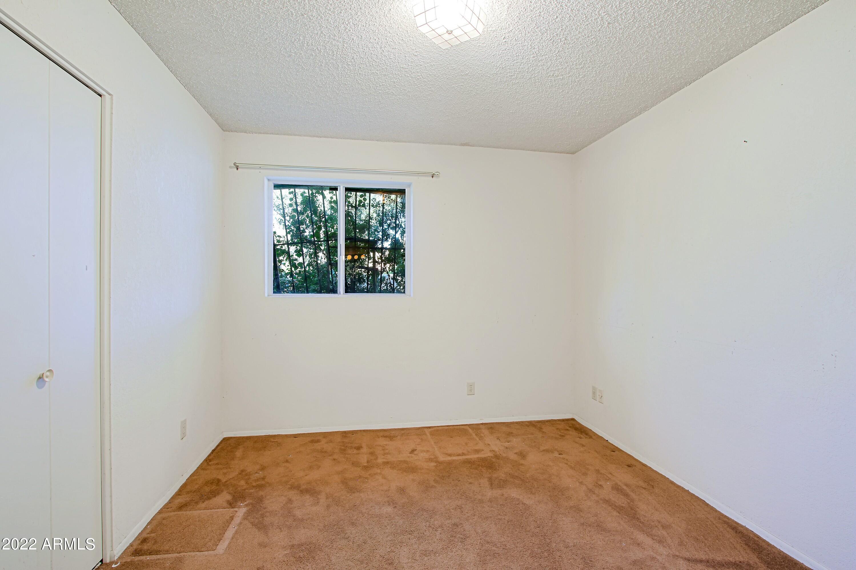 1945 E CAMPO BELLO Drive