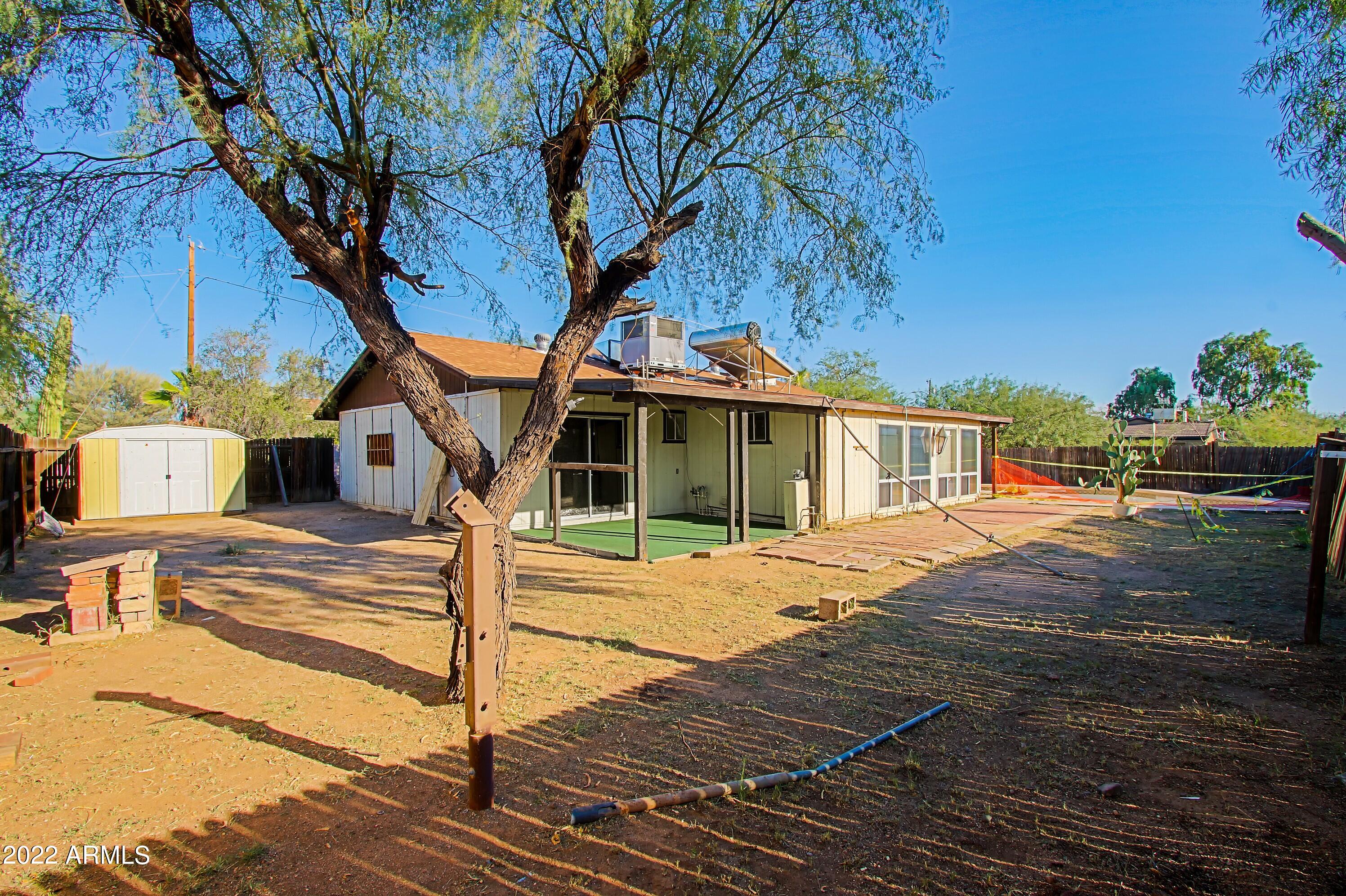 1945 E CAMPO BELLO Drive