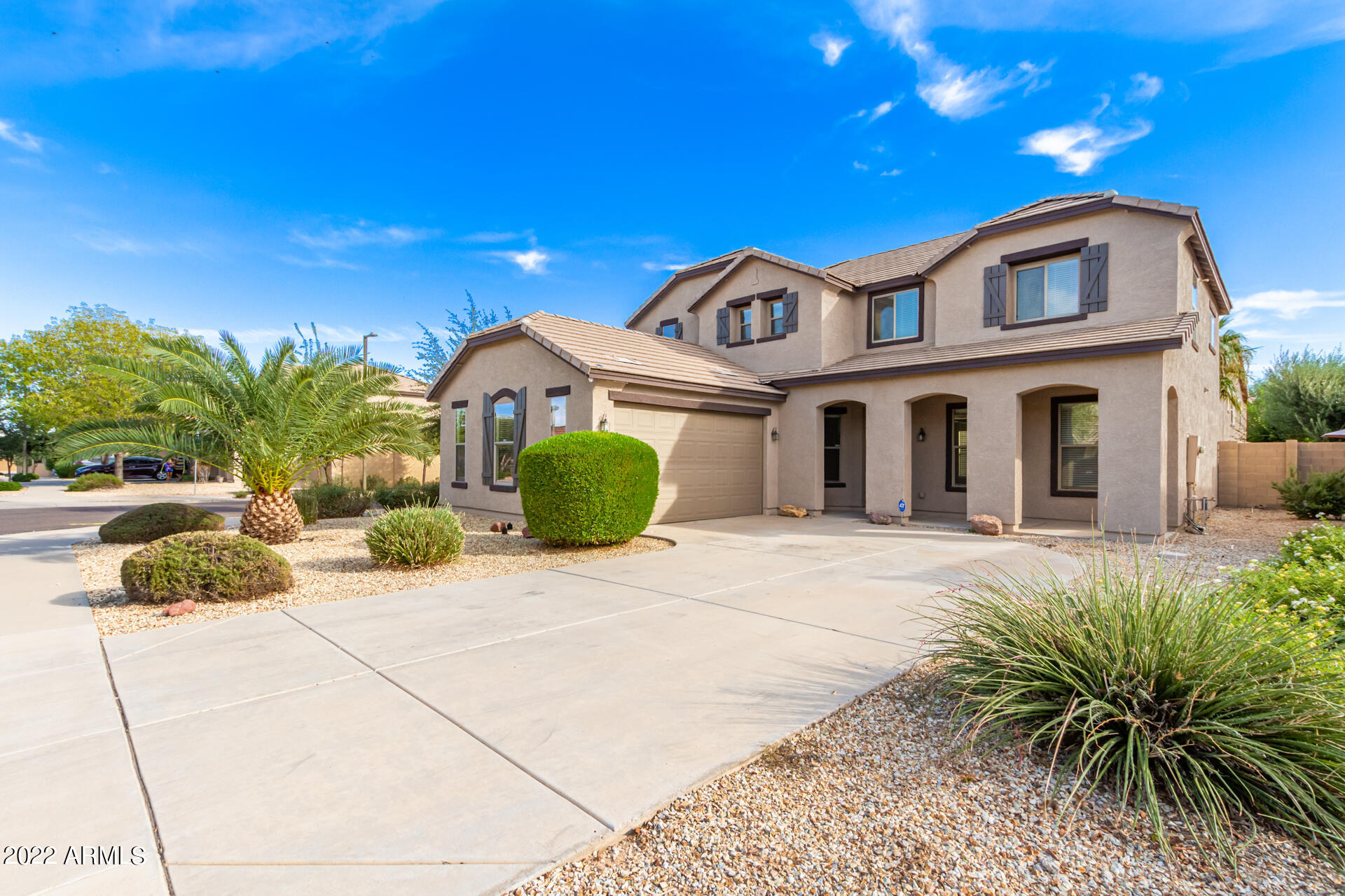 18403 W ARCADIA Drive