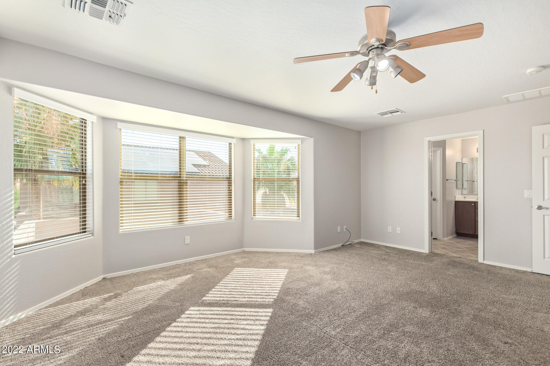 18403 W ARCADIA Drive