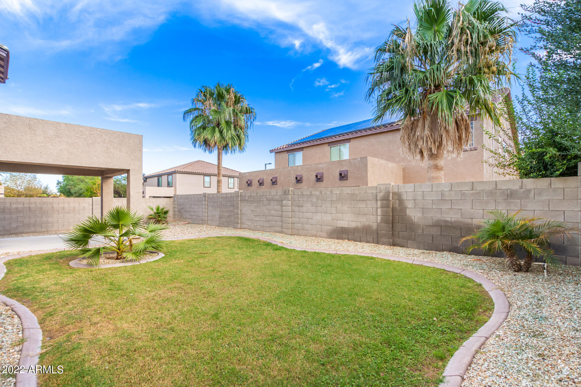 18403 W ARCADIA Drive
