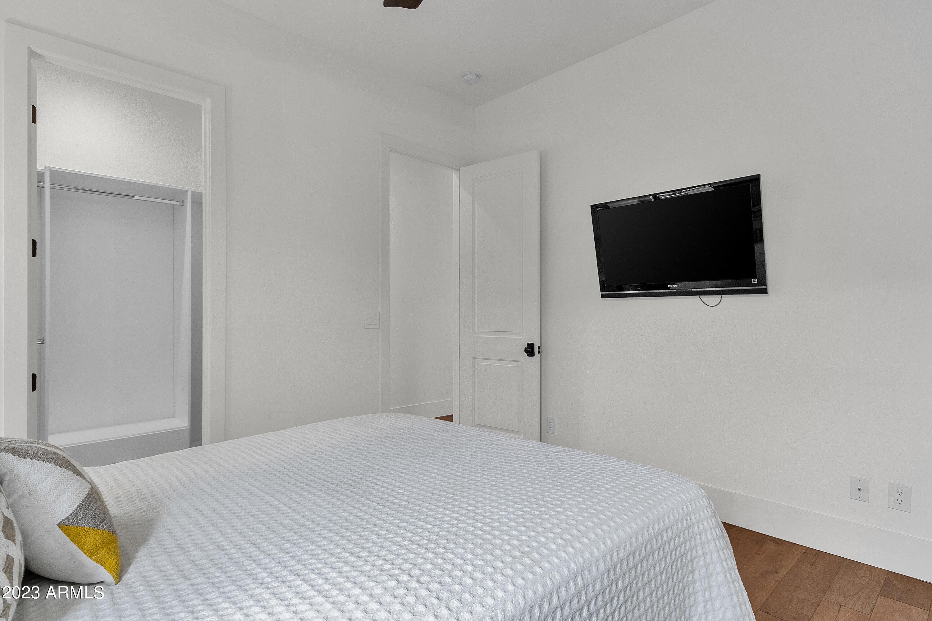4510 E CALLE REDONDA --