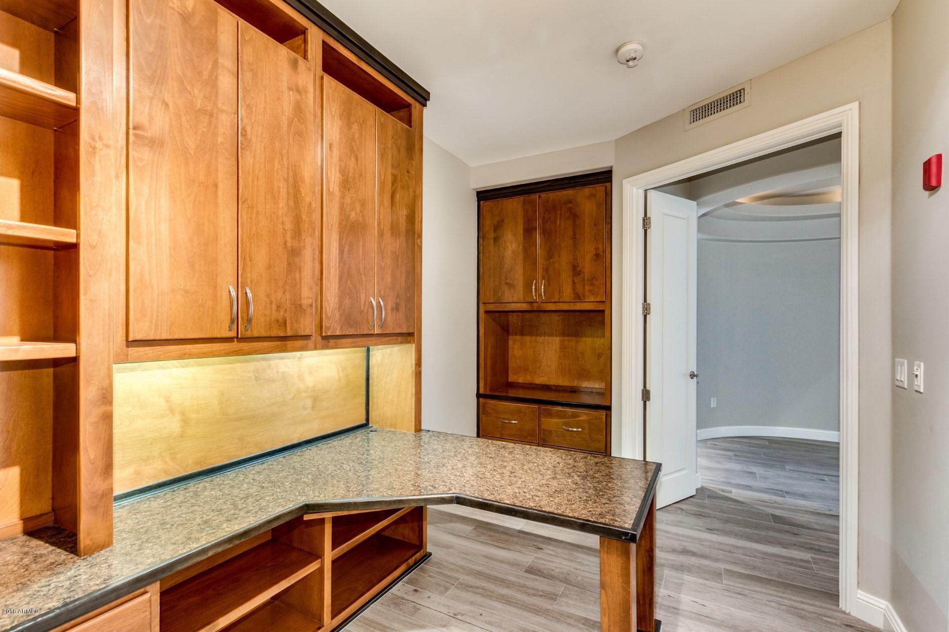 3801 N GOLDWATER Boulevard Unit: 204