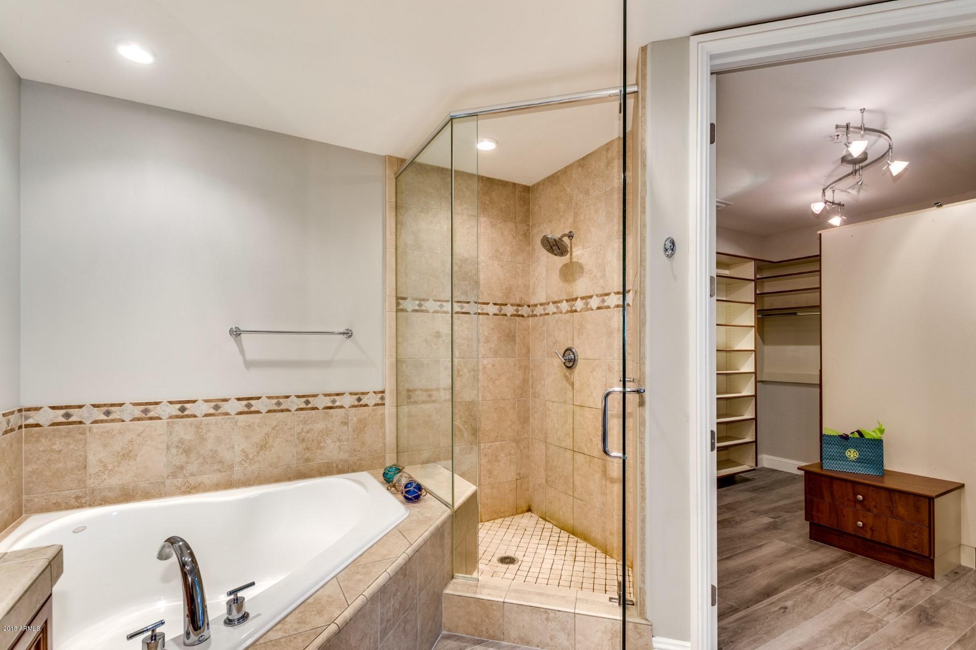 3801 N GOLDWATER Boulevard Unit: 204