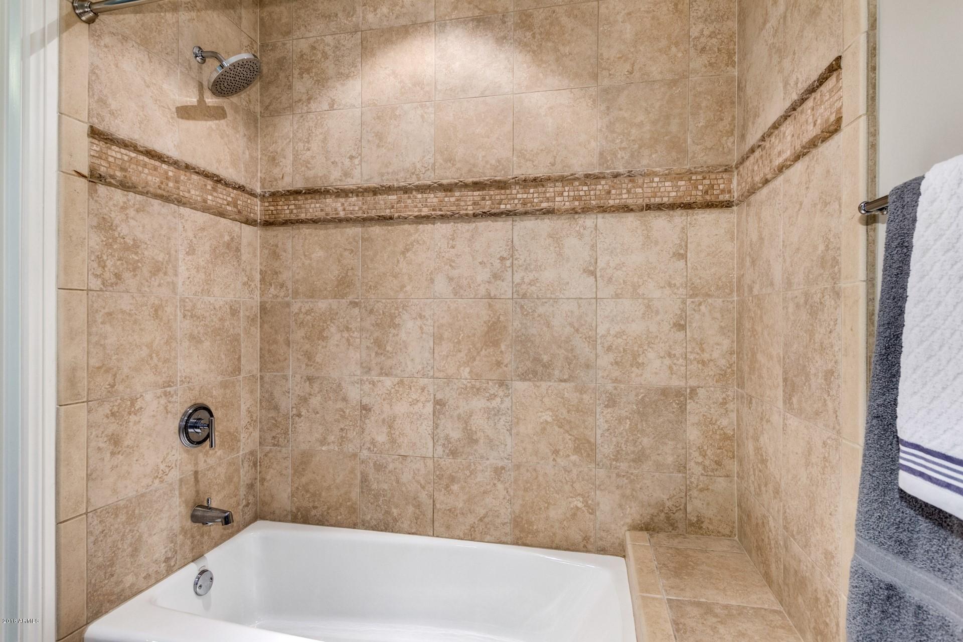 3801 N GOLDWATER Boulevard Unit: 204