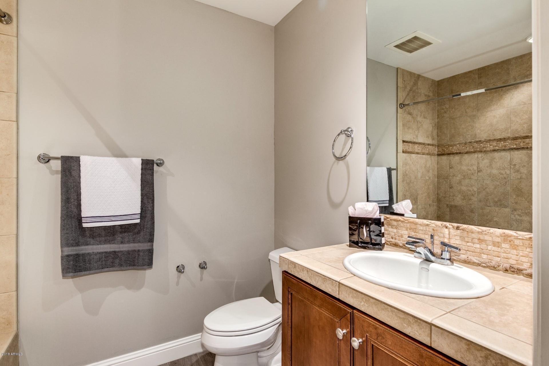 3801 N GOLDWATER Boulevard Unit: 204