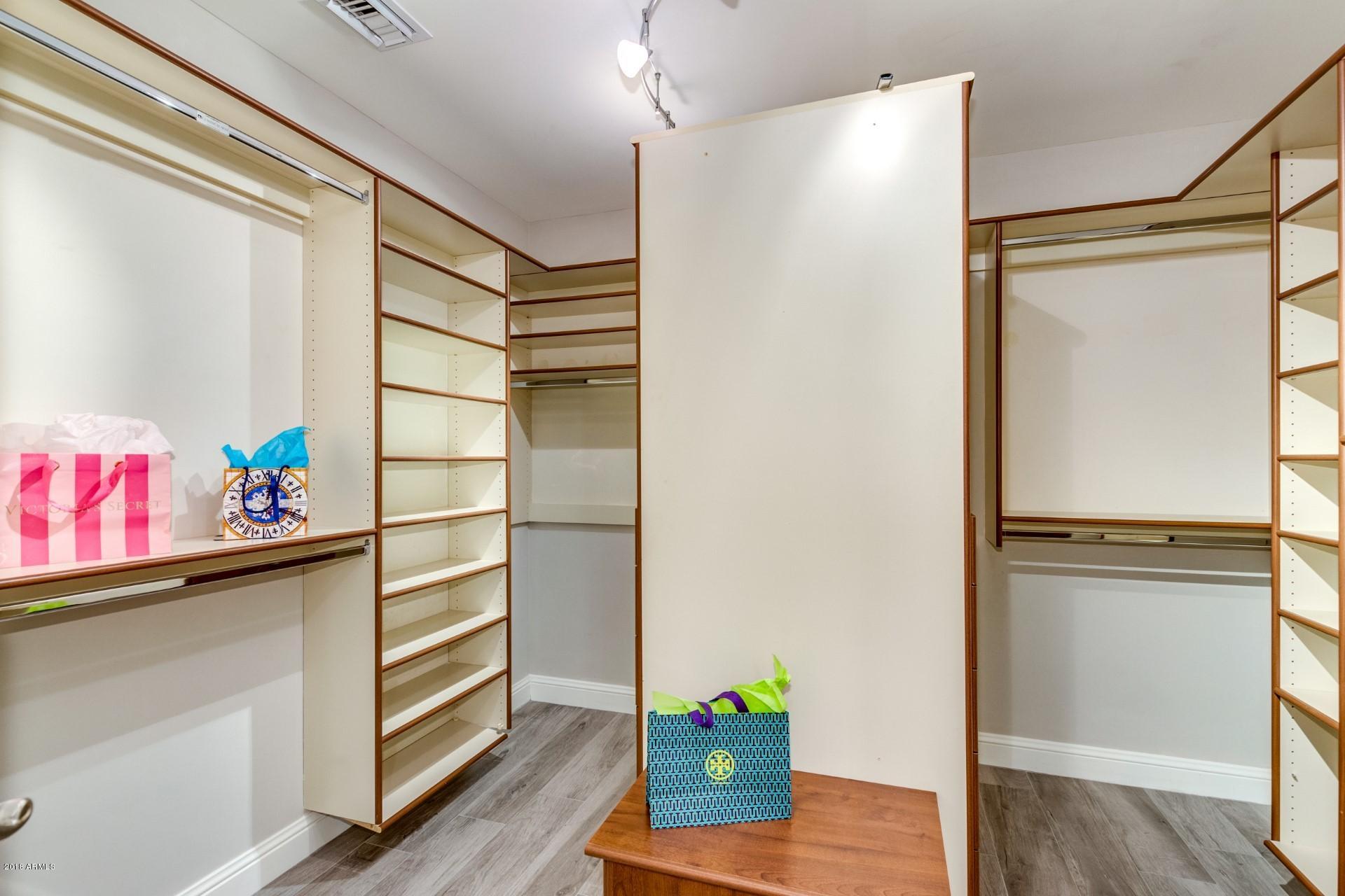 3801 N GOLDWATER Boulevard Unit: 204