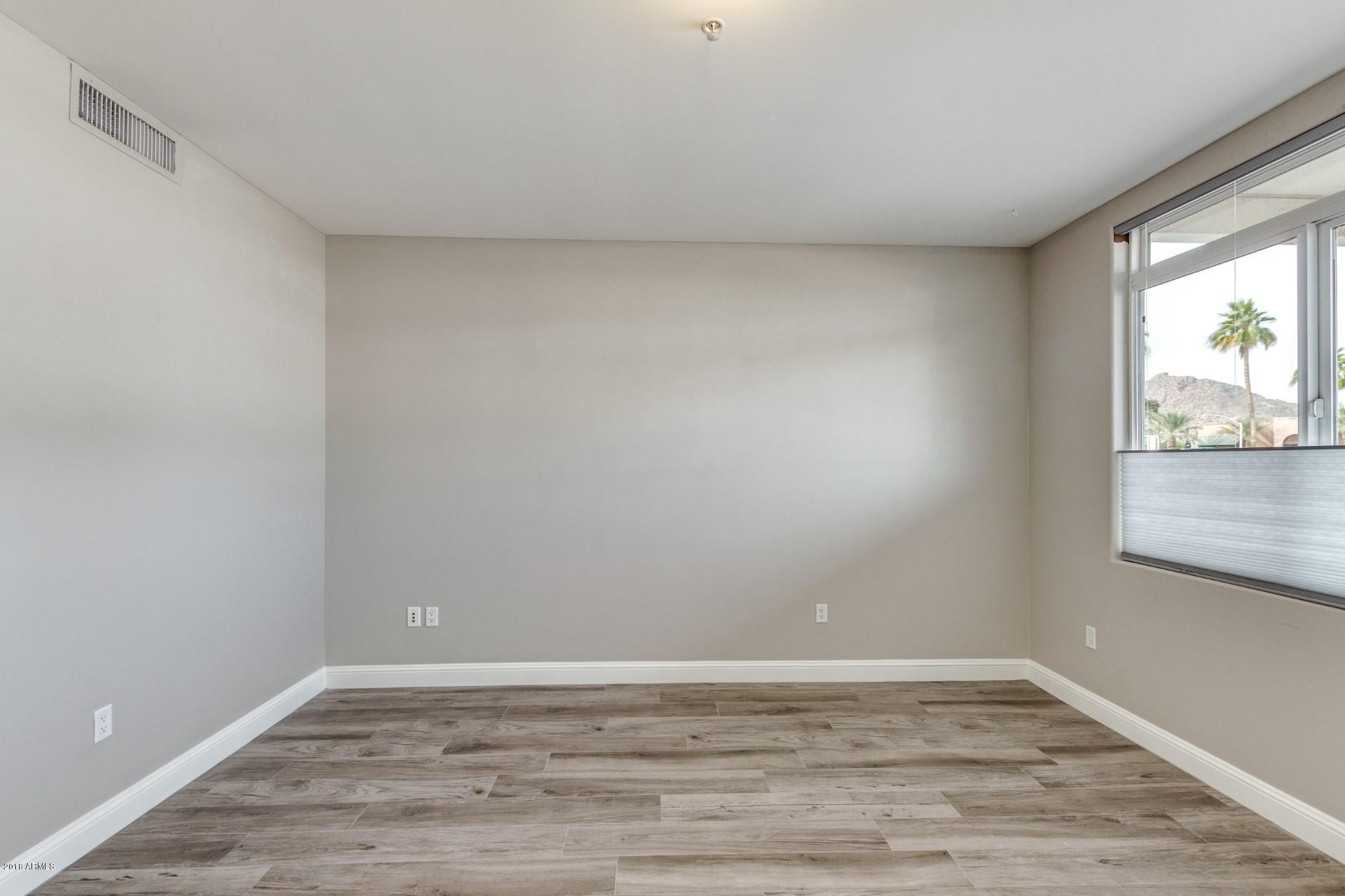 3801 N GOLDWATER Boulevard Unit: 204