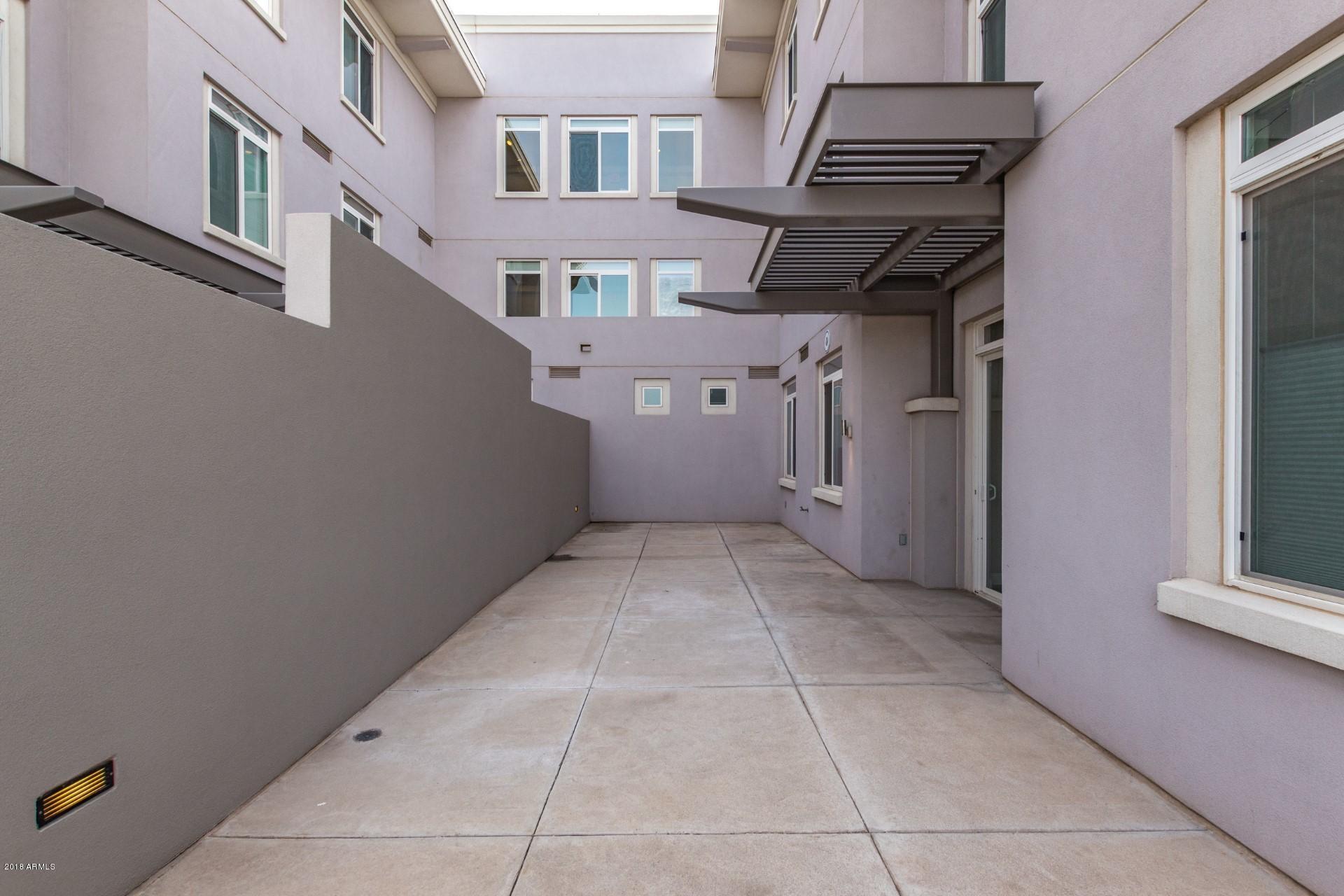3801 N GOLDWATER Boulevard Unit: 204