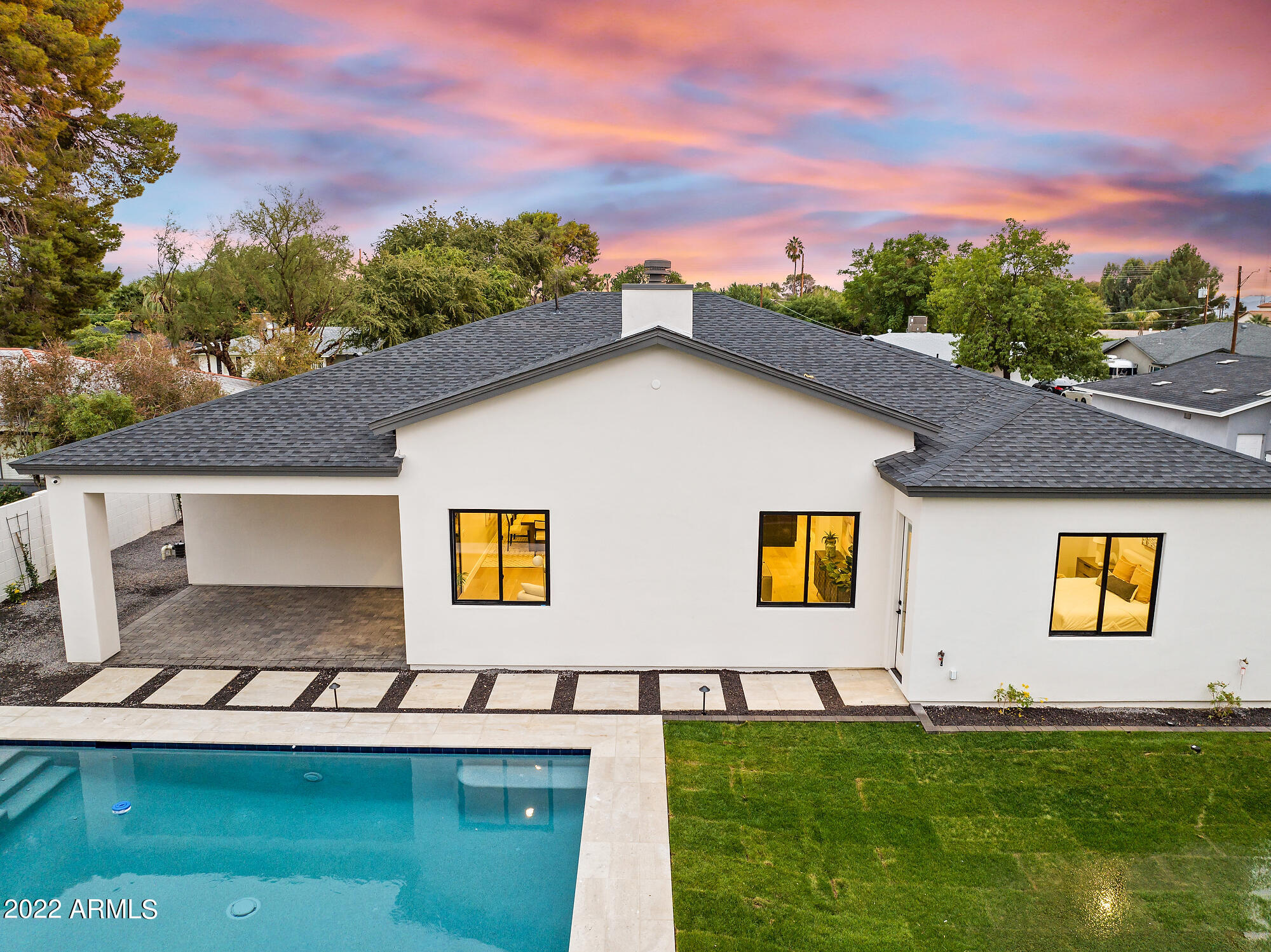 4034 E MITCHELL Drive