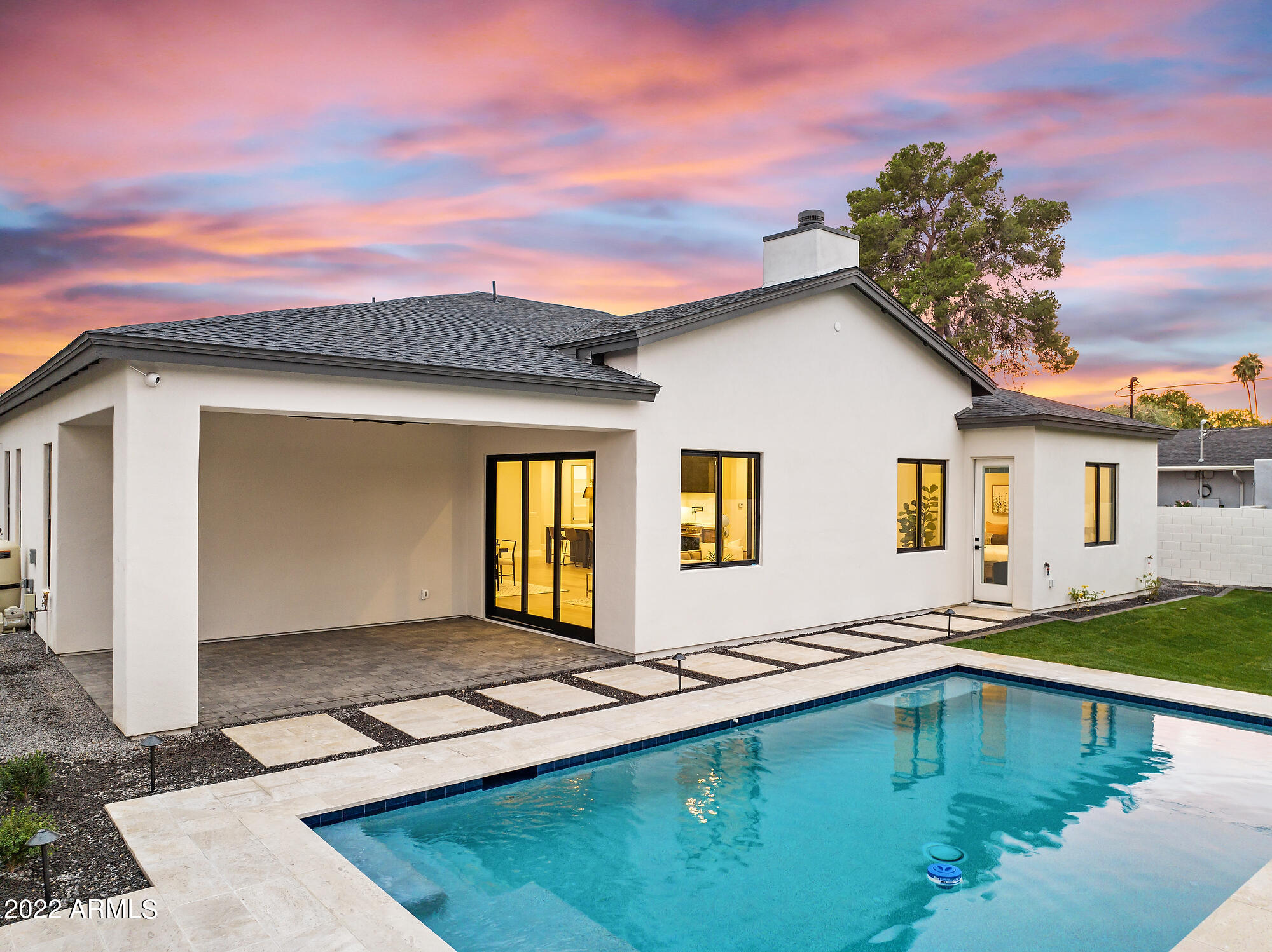4034 E MITCHELL Drive