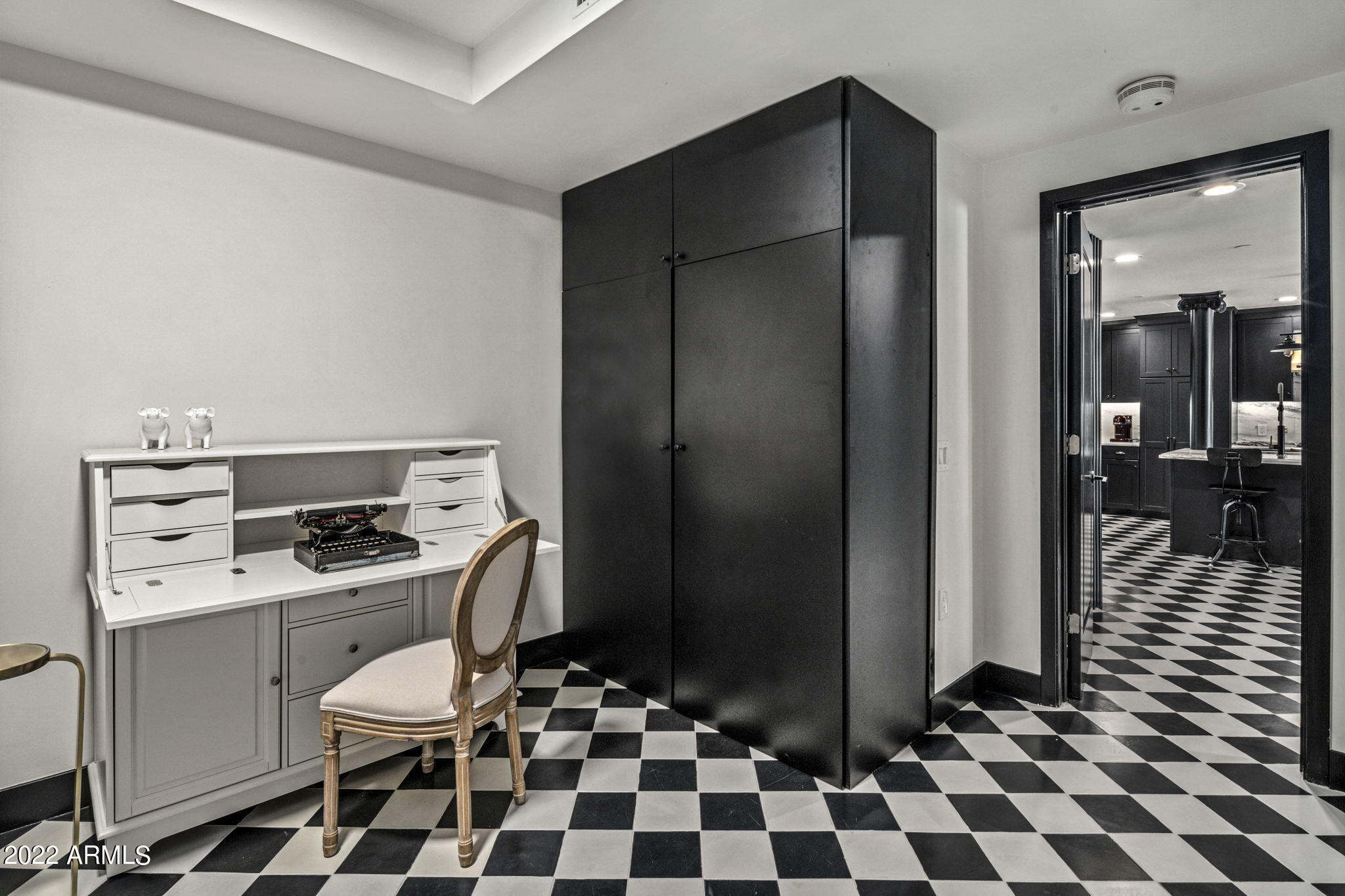 6803 E MAIN Street Unit: 3305