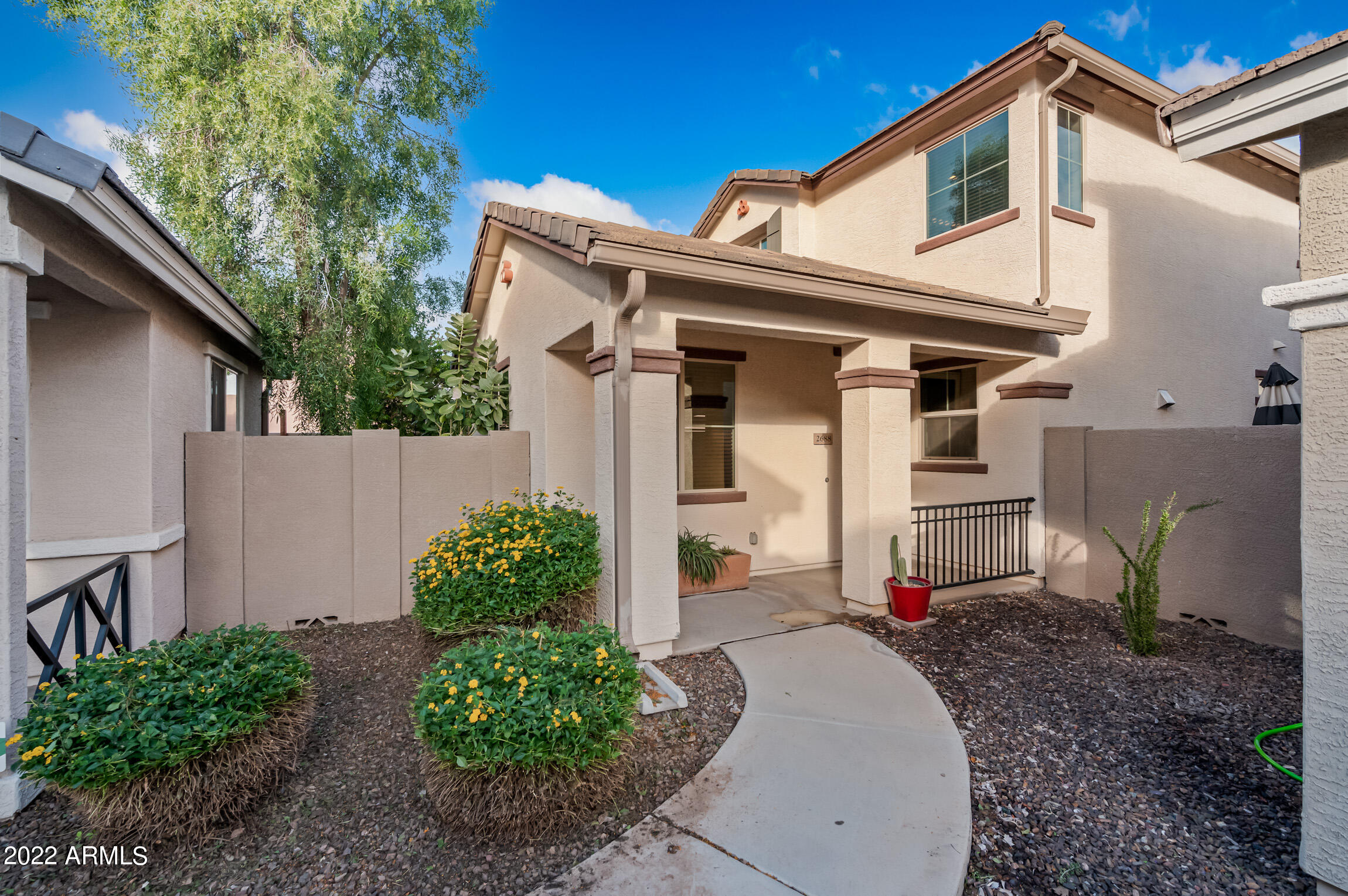2688 N 73RD Glen