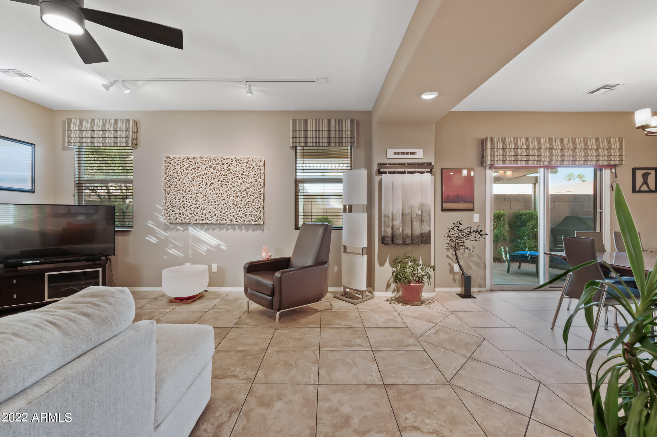 2688 N 73RD Glen