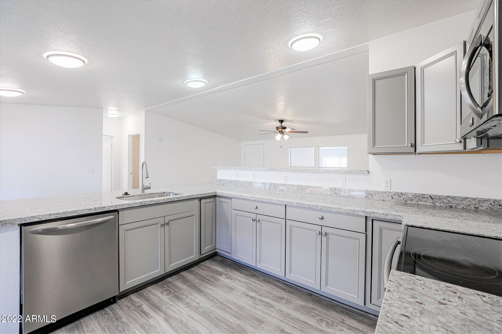 11000 N 91ST Avenue Unit: 61