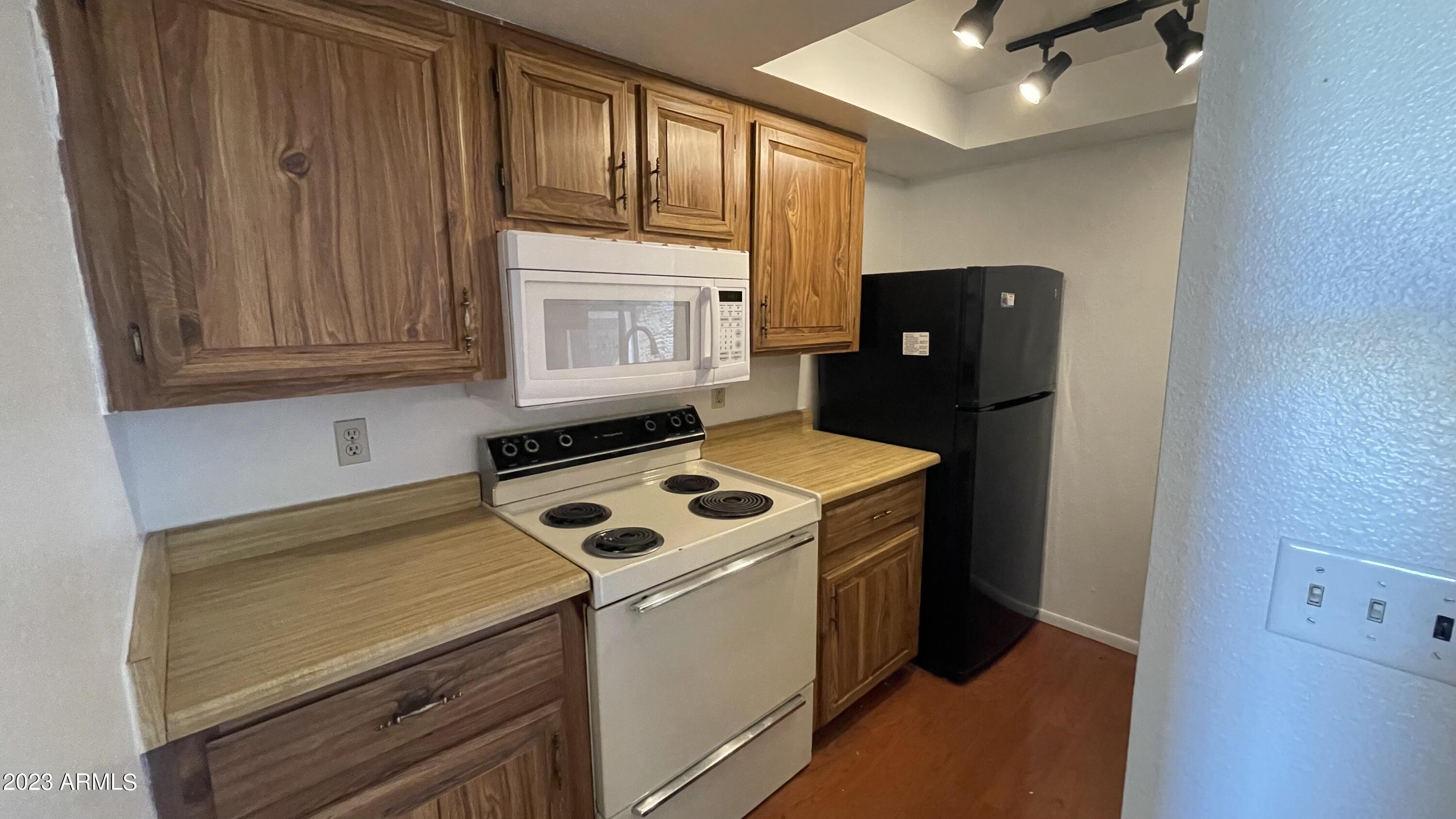 461 W HOLMES Avenue Unit: 324