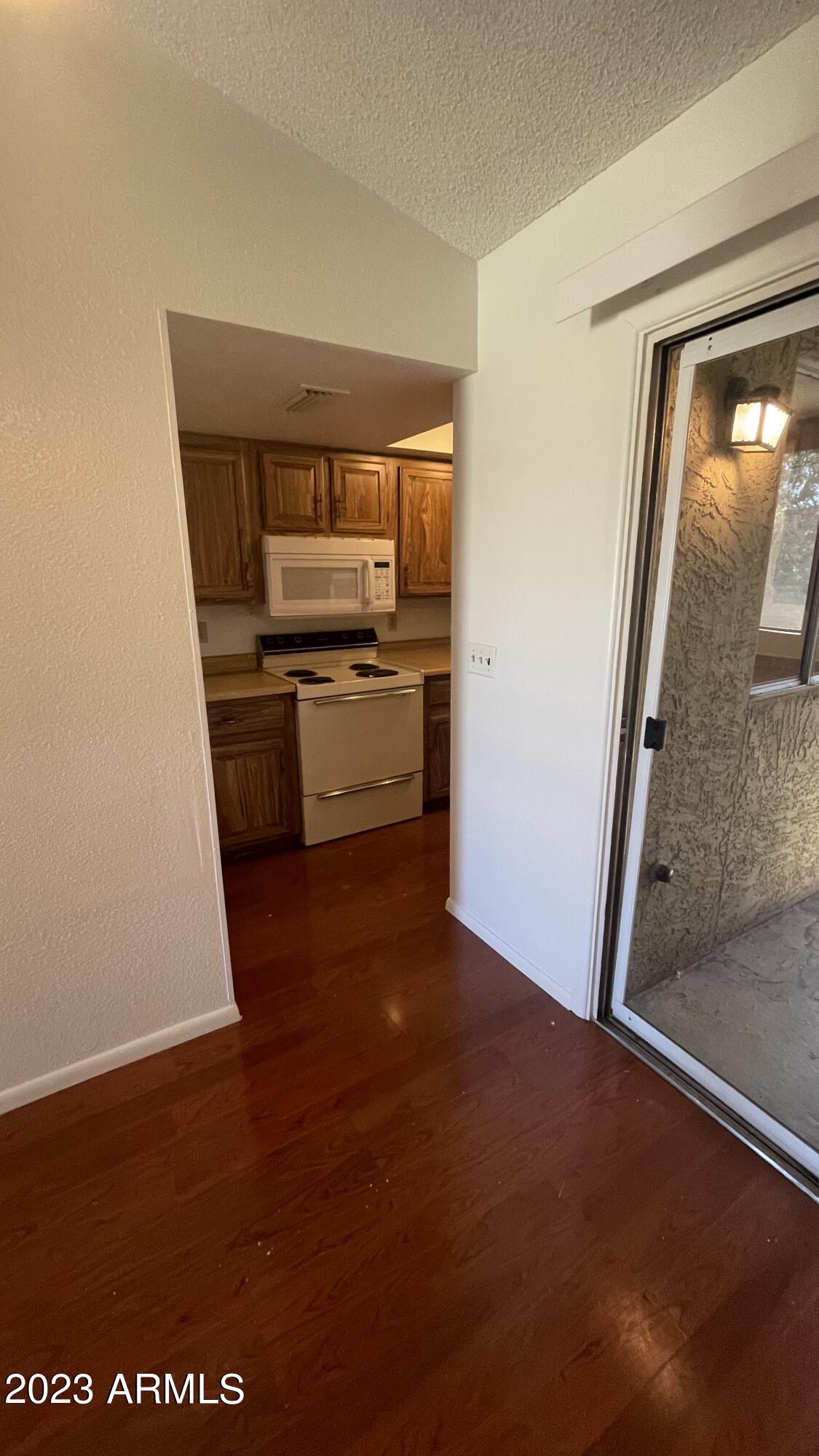 461 W HOLMES Avenue Unit: 324