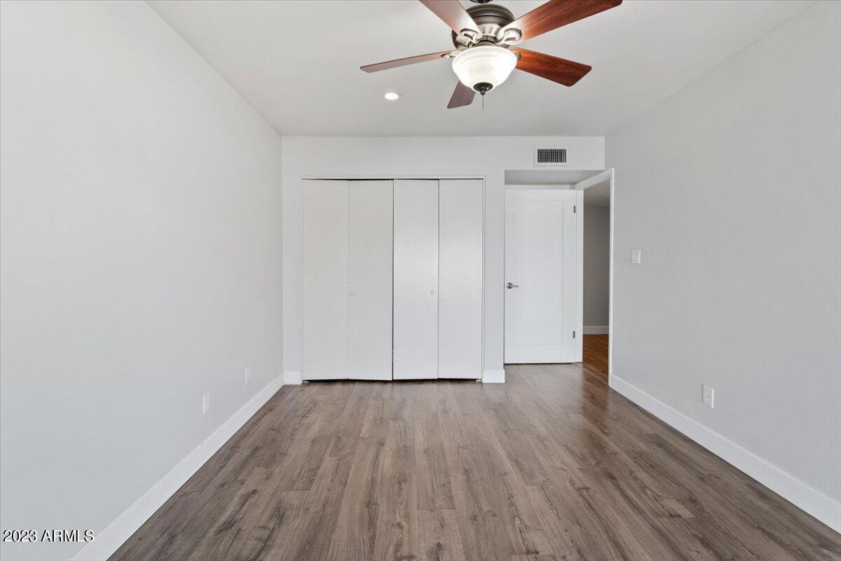 1516 W GLENN Drive