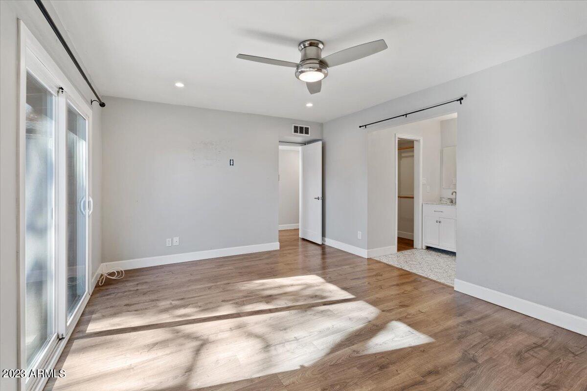 1516 W GLENN Drive