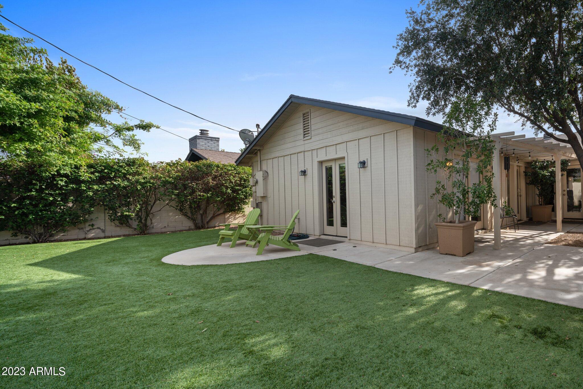 3126 E COOLIDGE Street