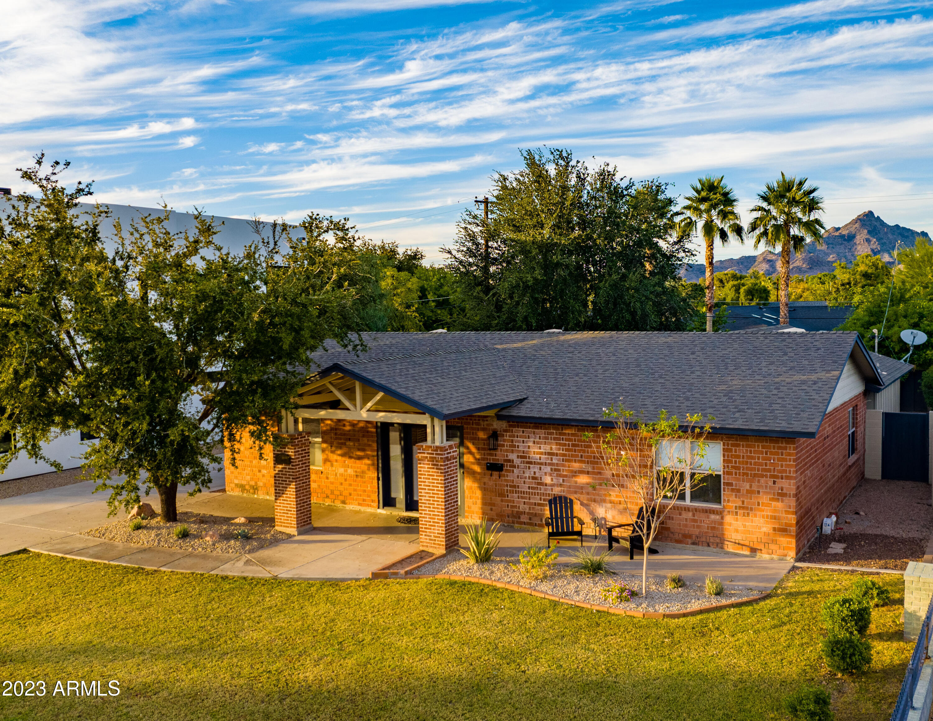 3126 E COOLIDGE Street