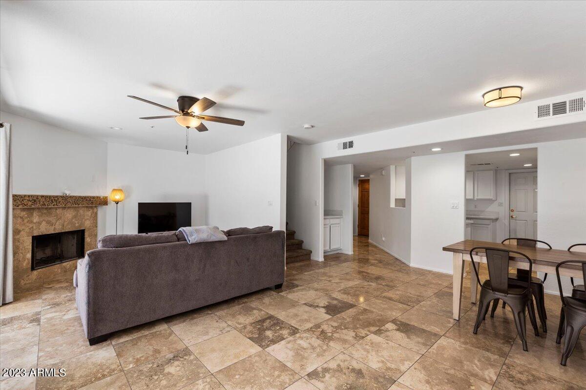 3030 N HAYDEN Road Unit: 37