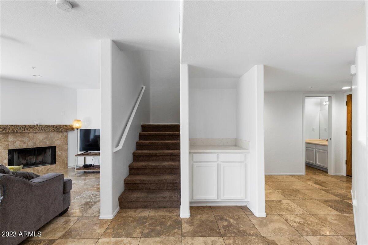3030 N HAYDEN Road Unit: 37