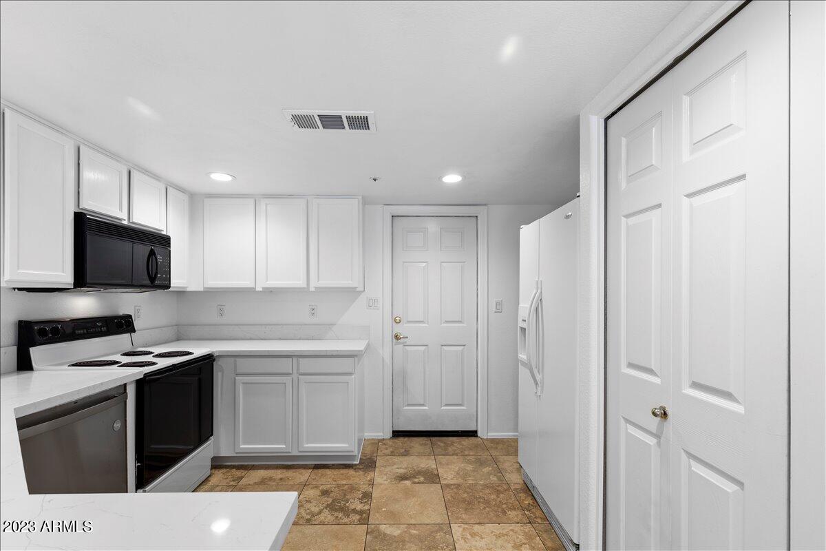 3030 N HAYDEN Road Unit: 37
