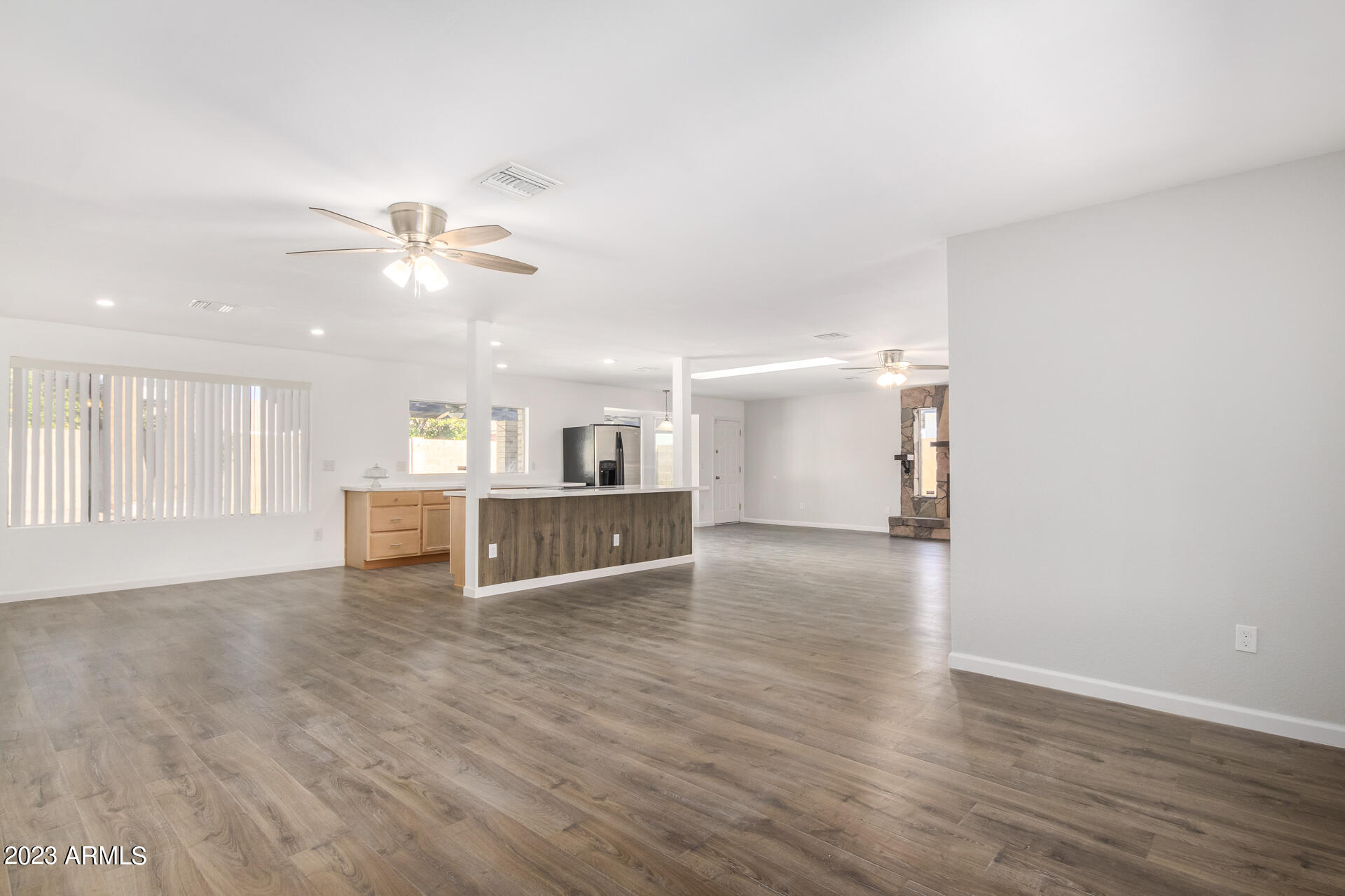 402 E MURIEL Drive