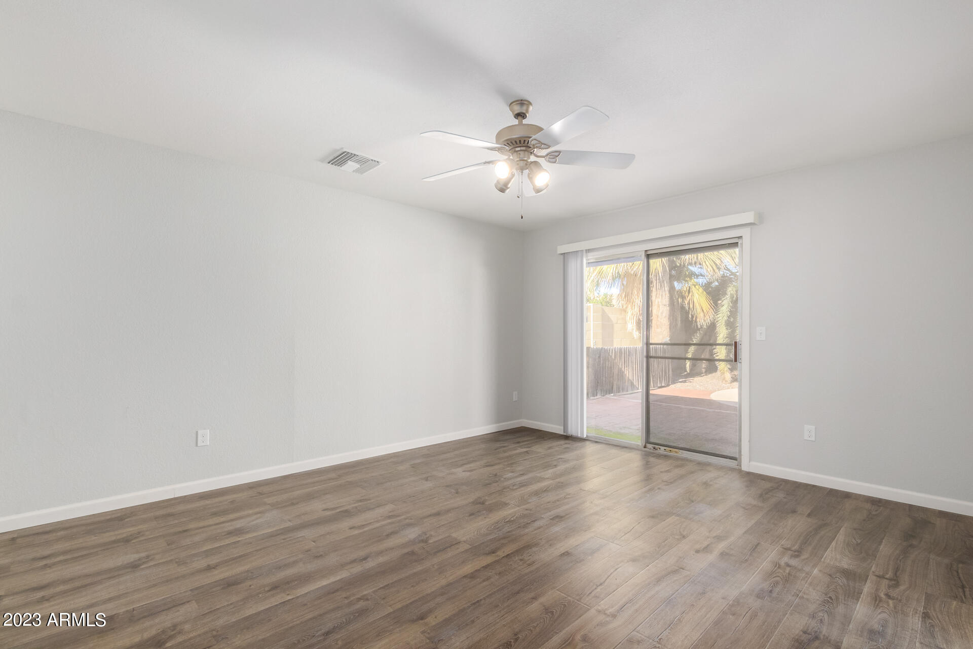 402 E MURIEL Drive