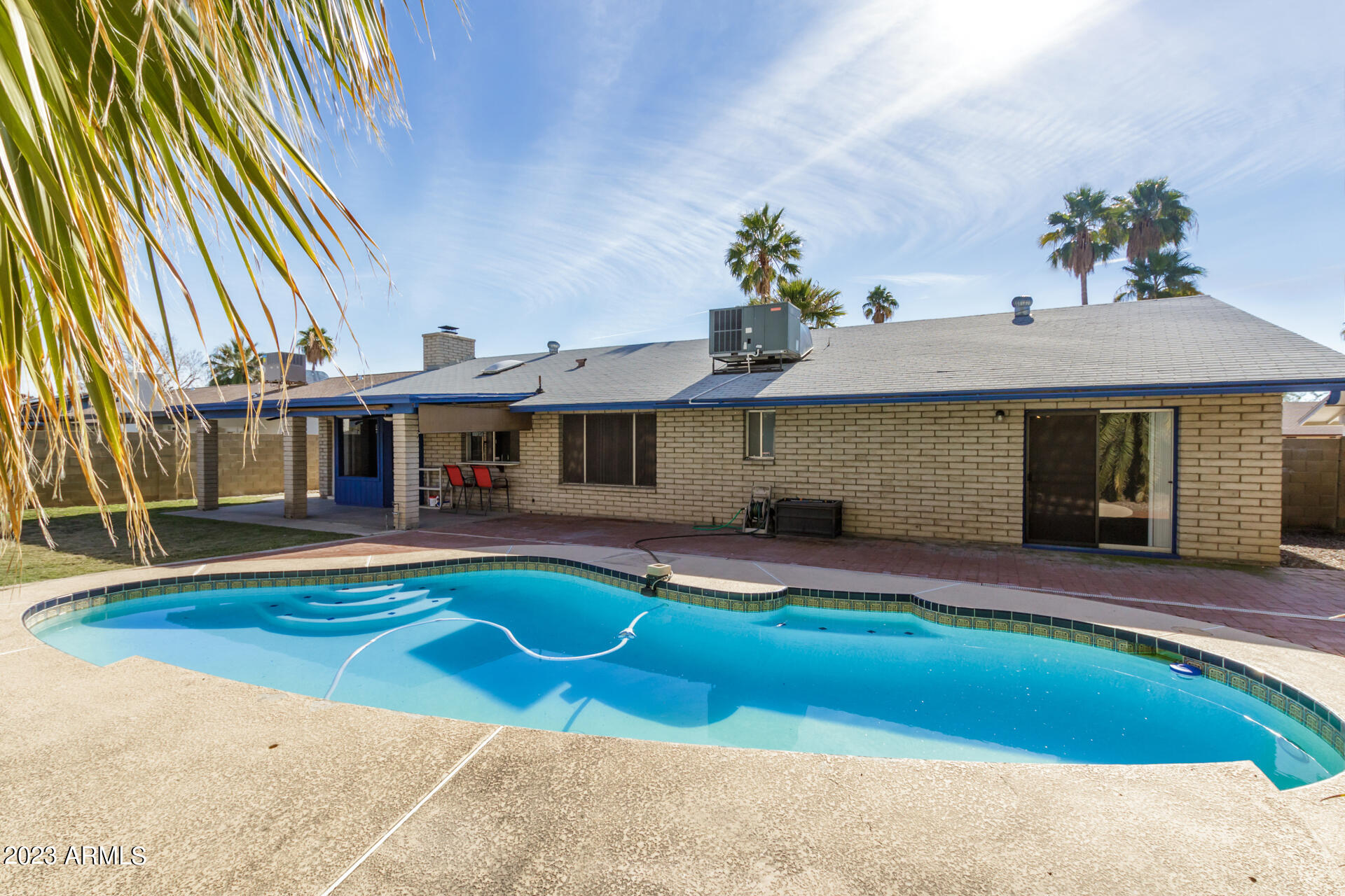 402 E MURIEL Drive