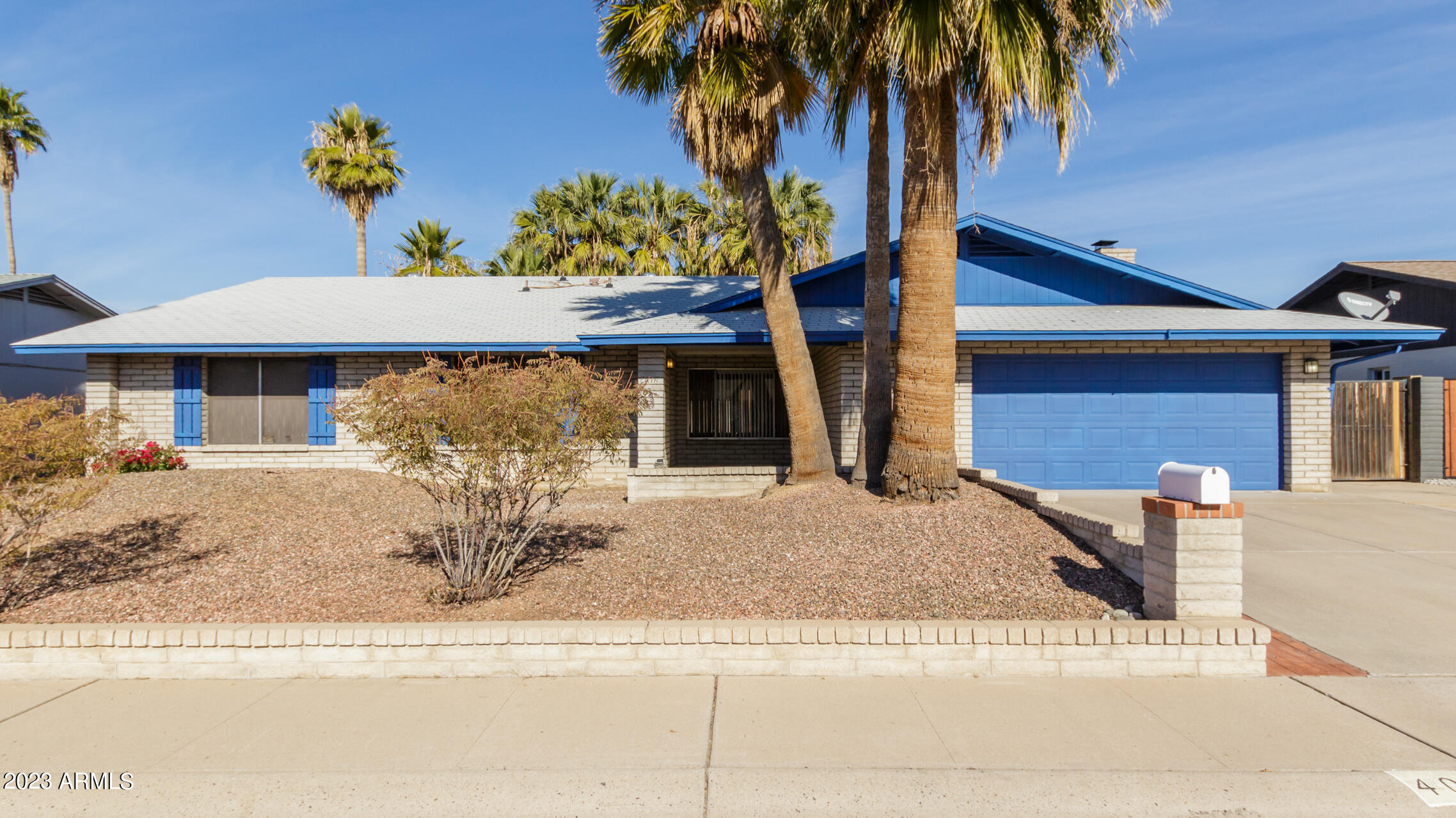 402 E MURIEL Drive