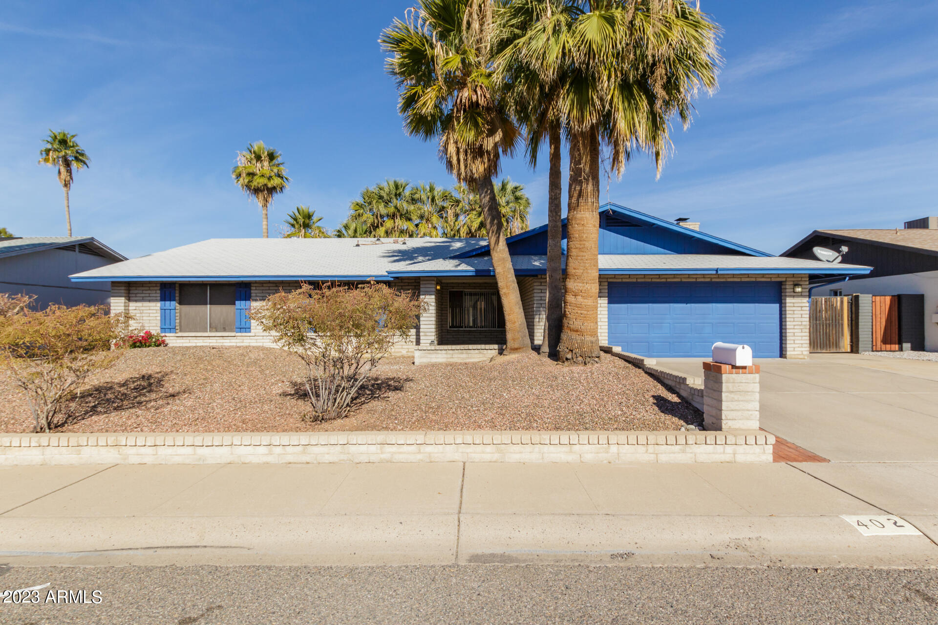 402 E MURIEL Drive