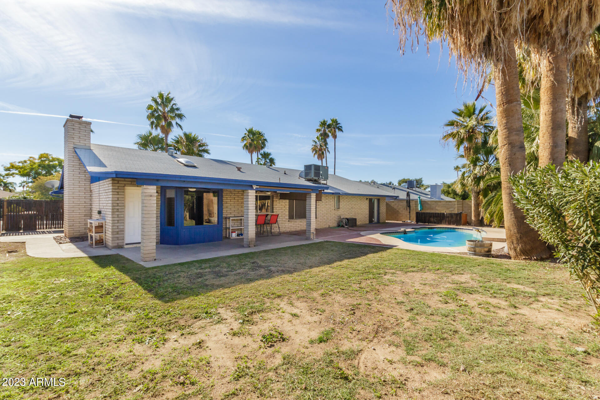 402 E MURIEL Drive