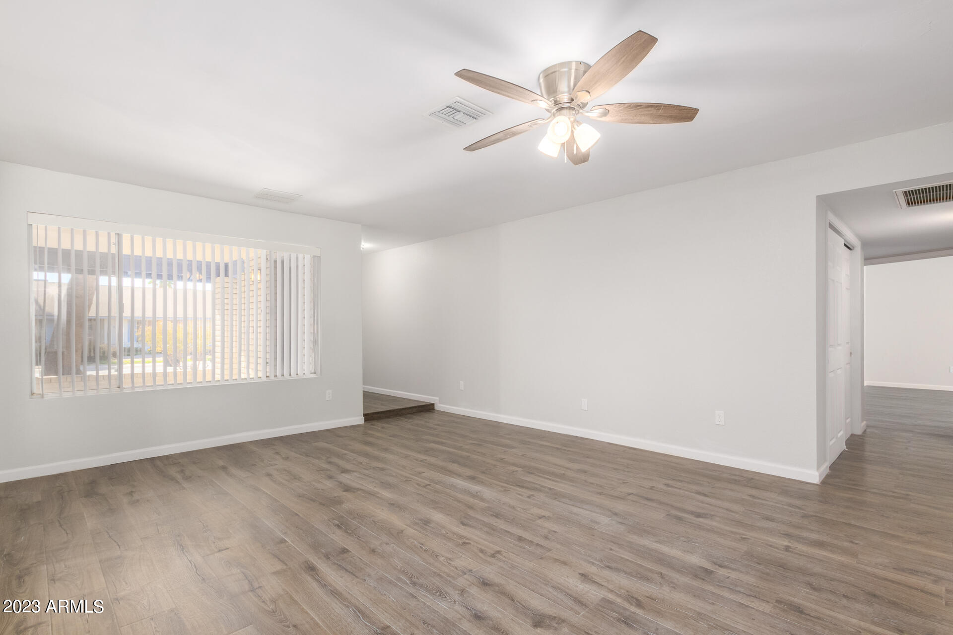 402 E MURIEL Drive