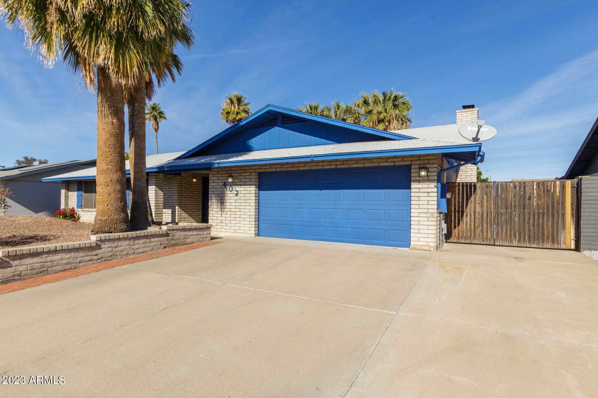 402 E MURIEL Drive