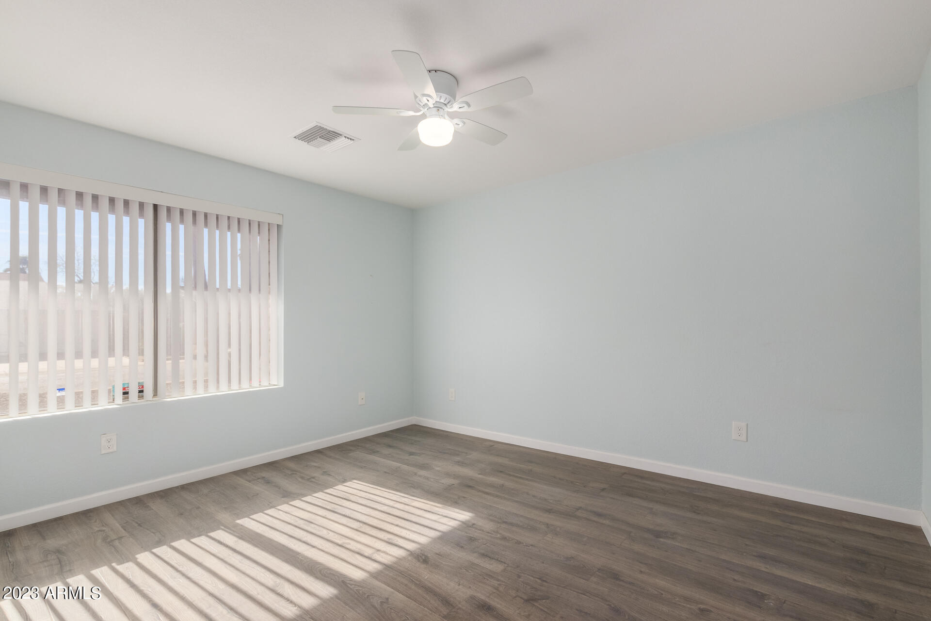 402 E MURIEL Drive