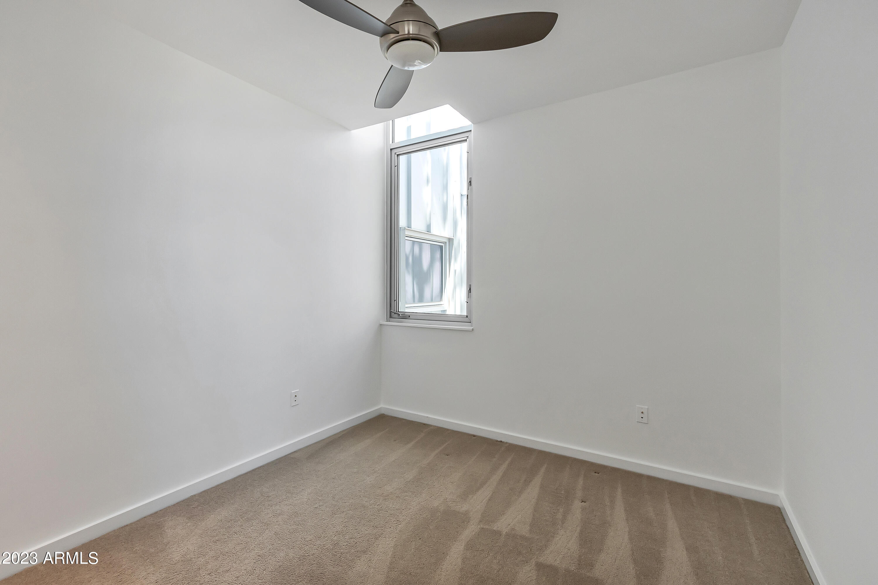 5576 N 12TH Street Unit: 1