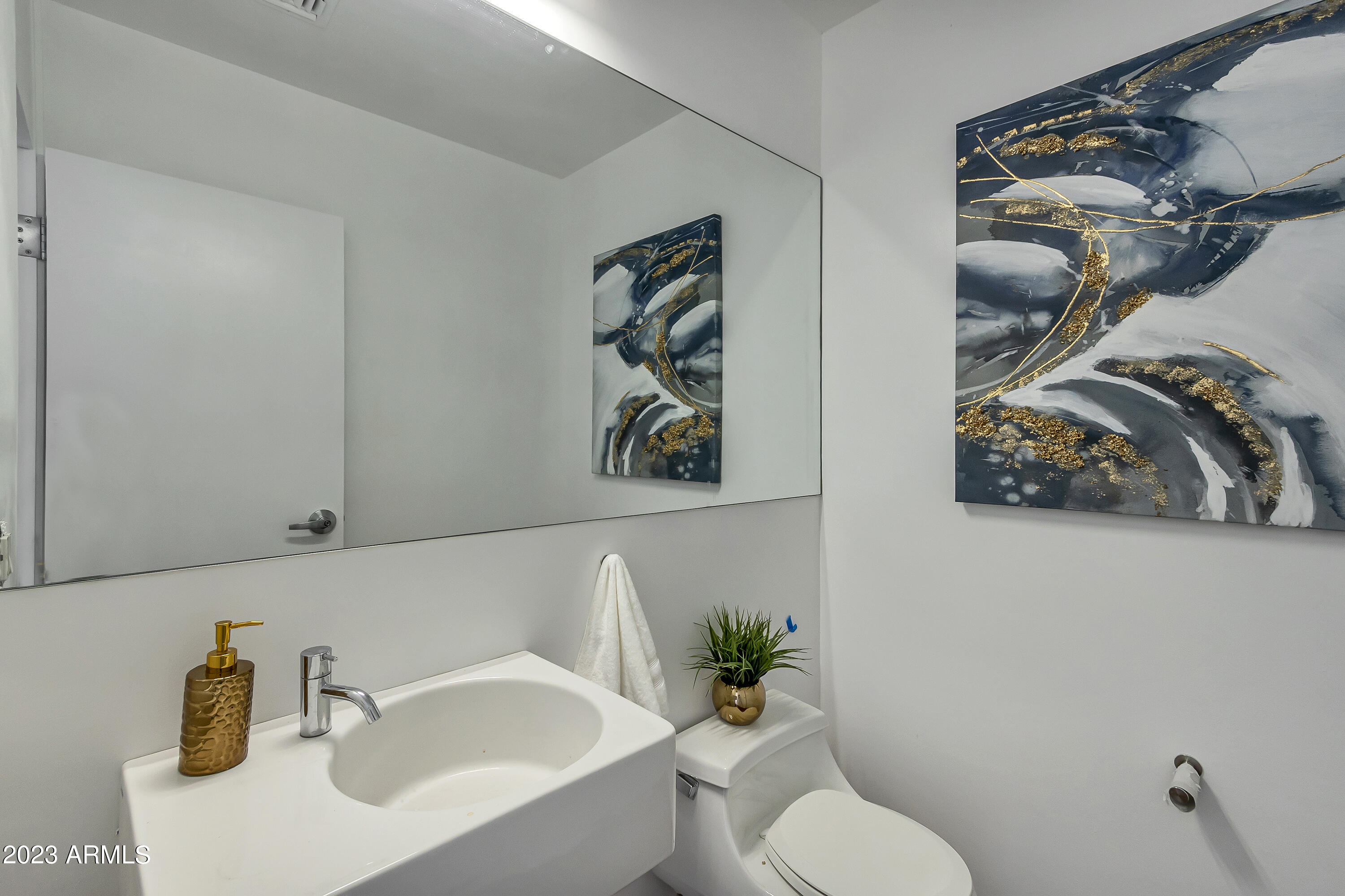 5576 N 12TH Street Unit: 1