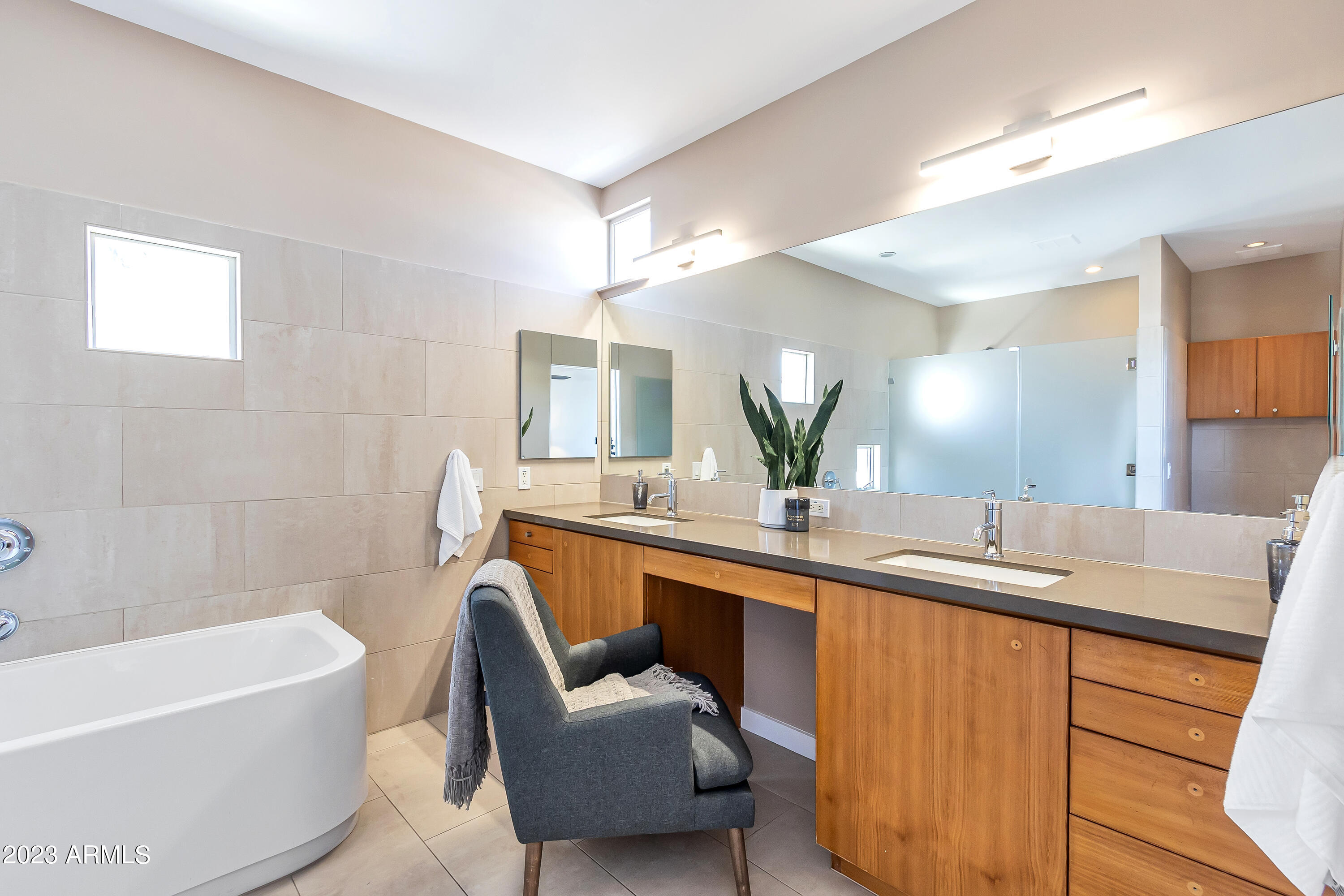 5576 N 12TH Street Unit: 1