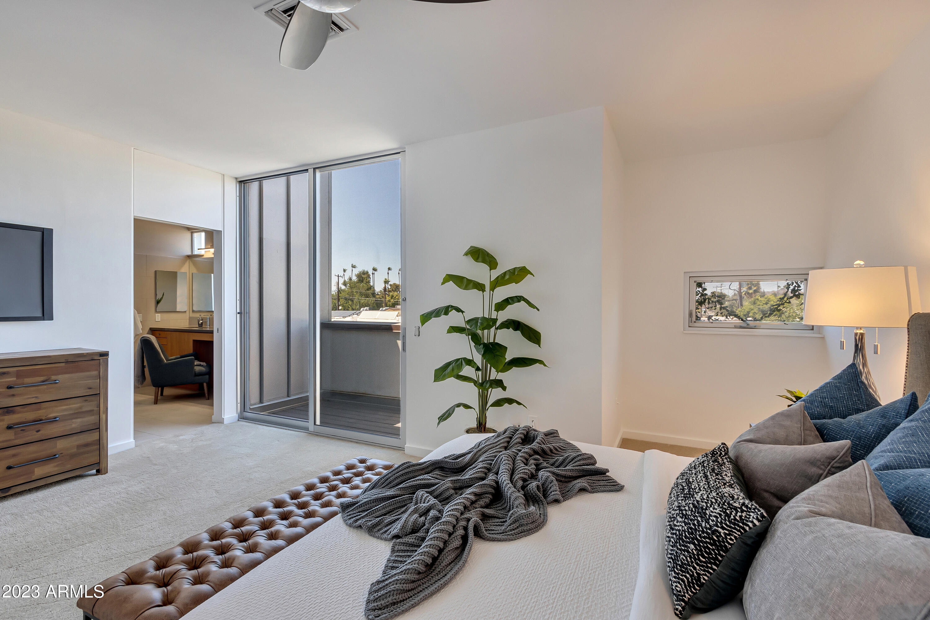 5576 N 12TH Street Unit: 1