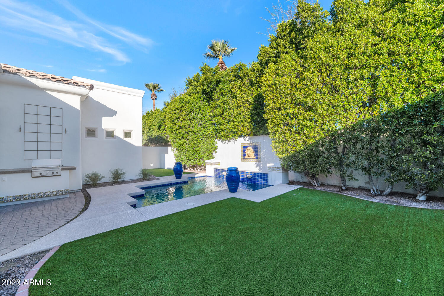 512 E ADAIR Drive