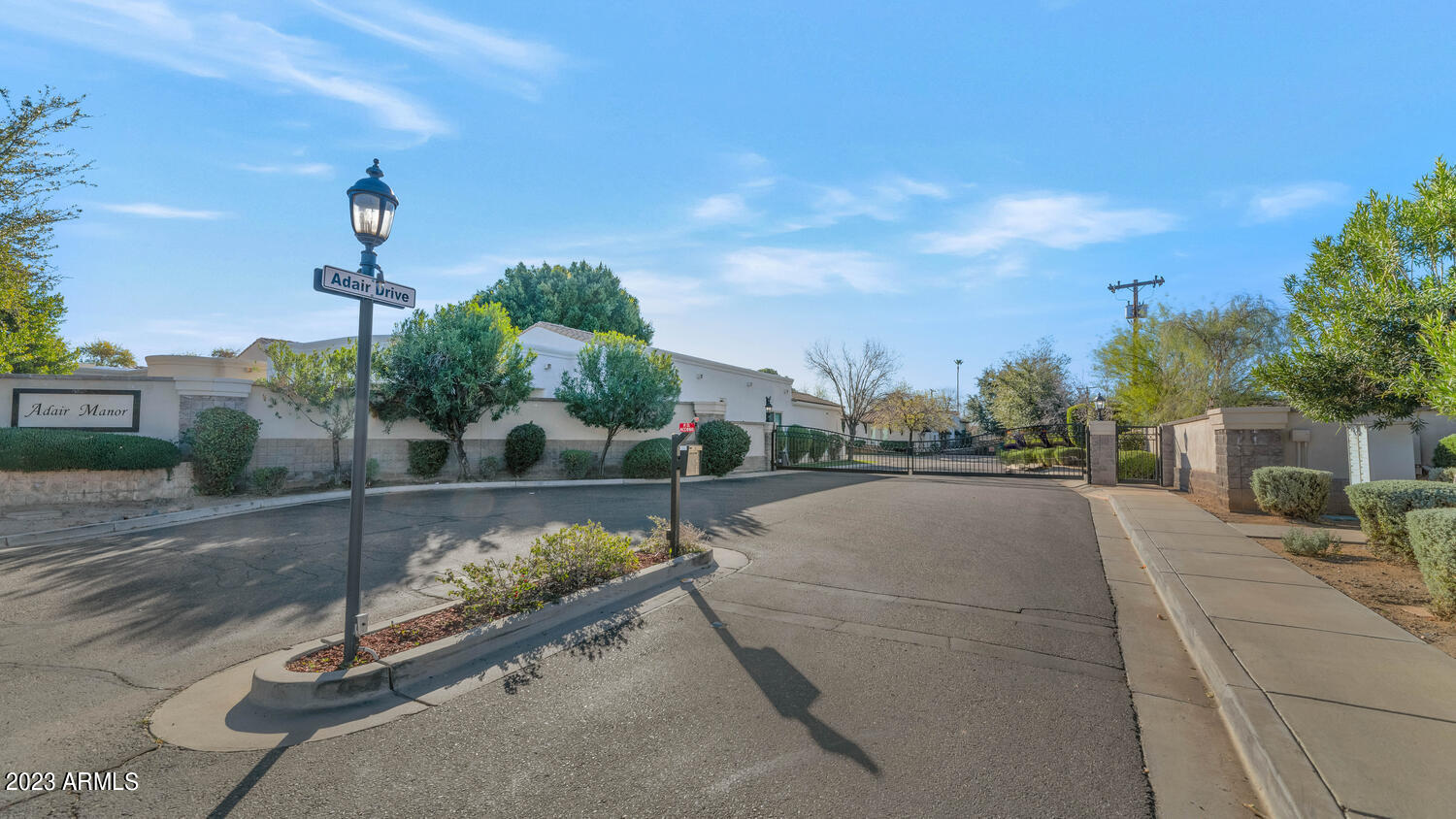 512 E ADAIR Drive